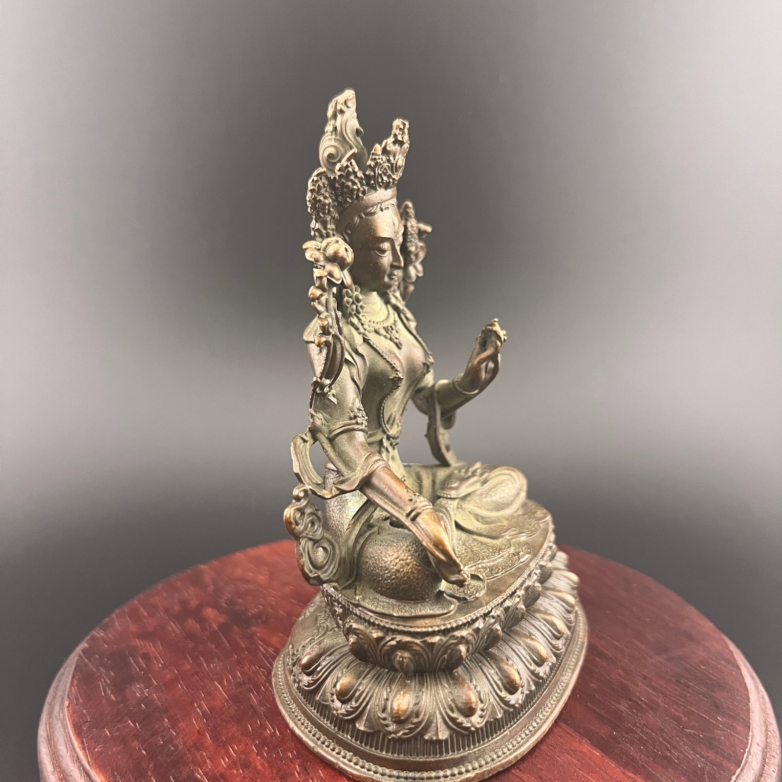 A SMALL BRONZE WHITE TARA STATUE - 2