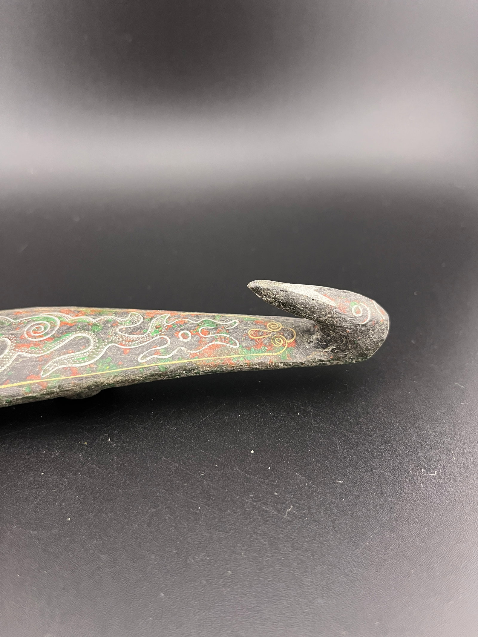 A FINE SILVER INLAYED BRONZE GARMENT HOOK - 5