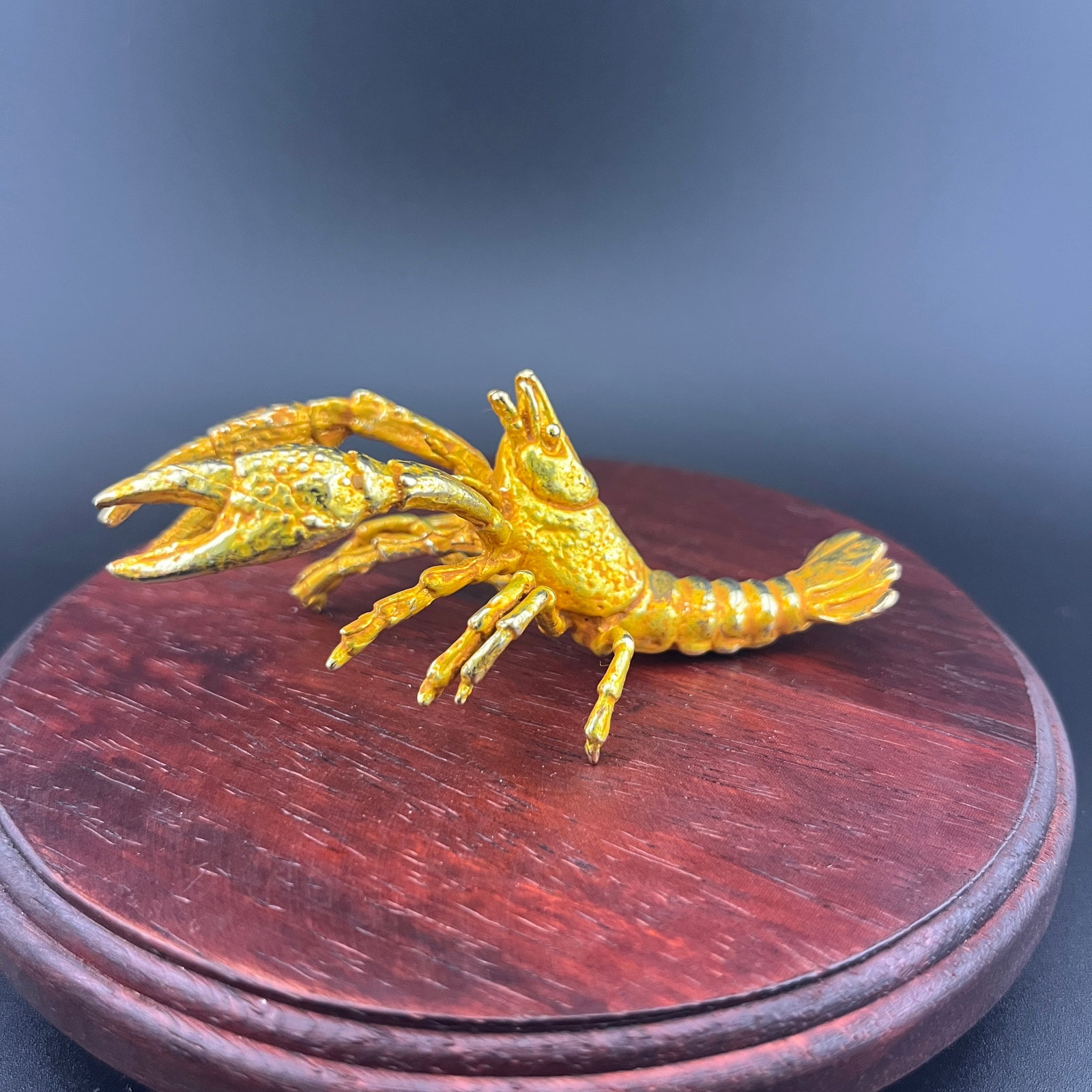A FINE GILT BRONZE CRAW FISH FIGURE: Modern; Long: 3.6 inch; Width:1.9 inch; Heigh: 1 inch; Woodbase for picture and display only
