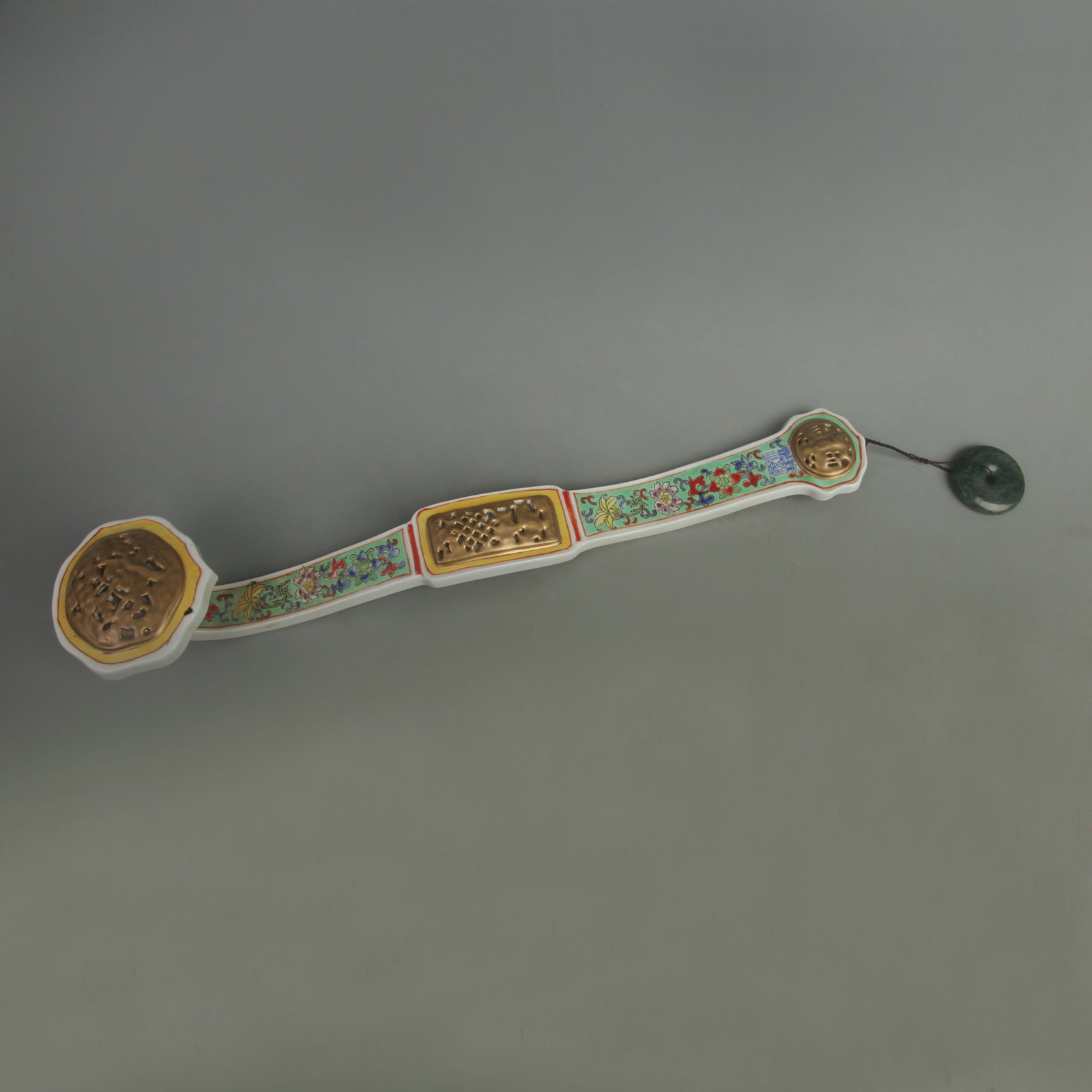 RARE FAMILLE ROSE GREEN GROUND PORCELAIN RU YI: Qing Dynasty Qian Long Period; Long: 20.5 inch; Width: 4.5 inch; Woodbase for picture and display only