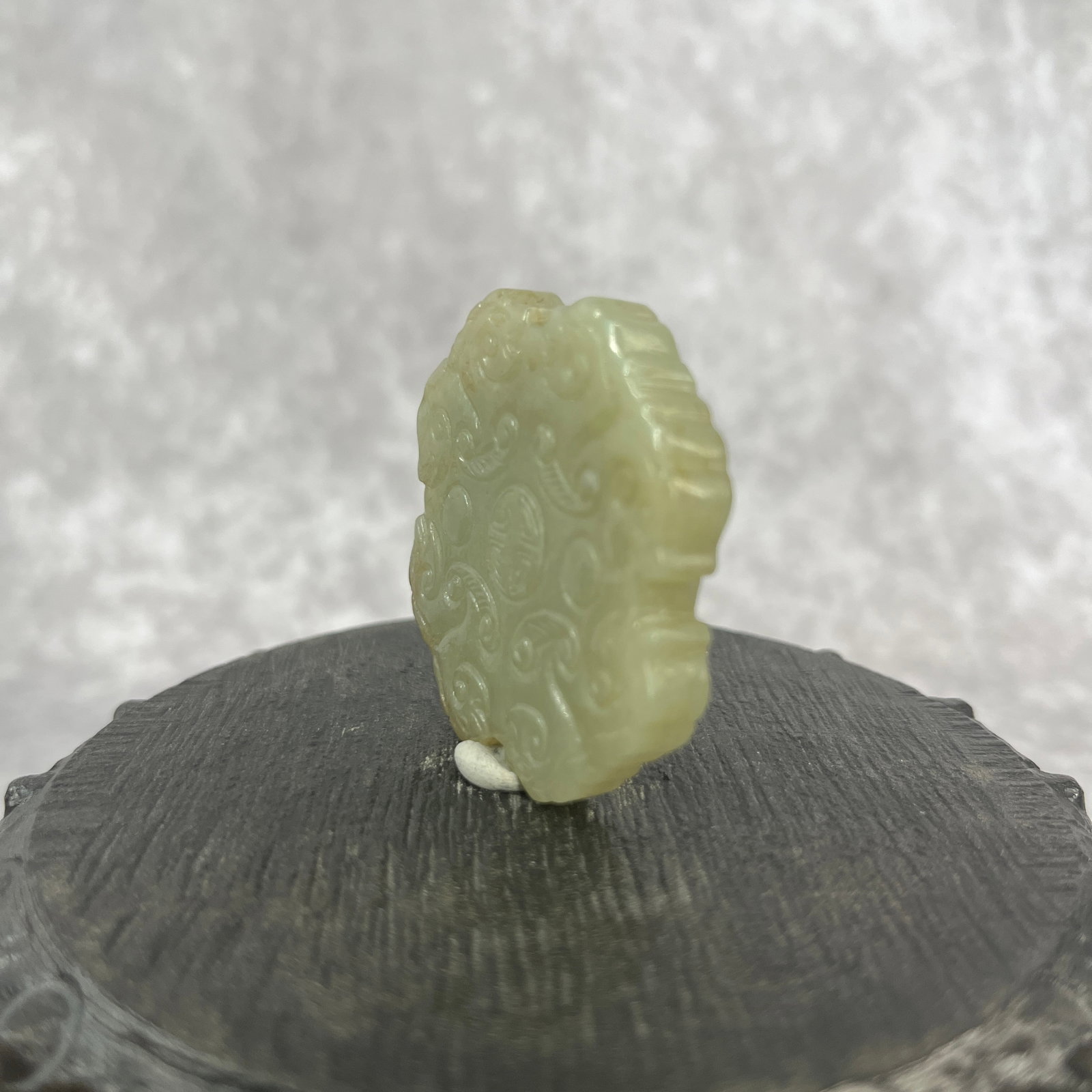 A FINE HETIAN CELADON JADE PENDANT SHOU (LONGEVITY) PATTERN - 2