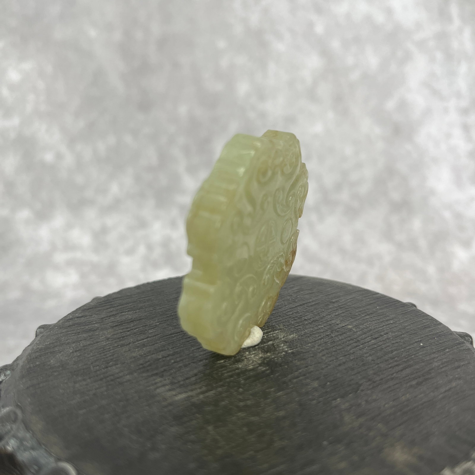 A FINE HETIAN CELADON JADE PENDANT SHOU (LONGEVITY) PATTERN - 3