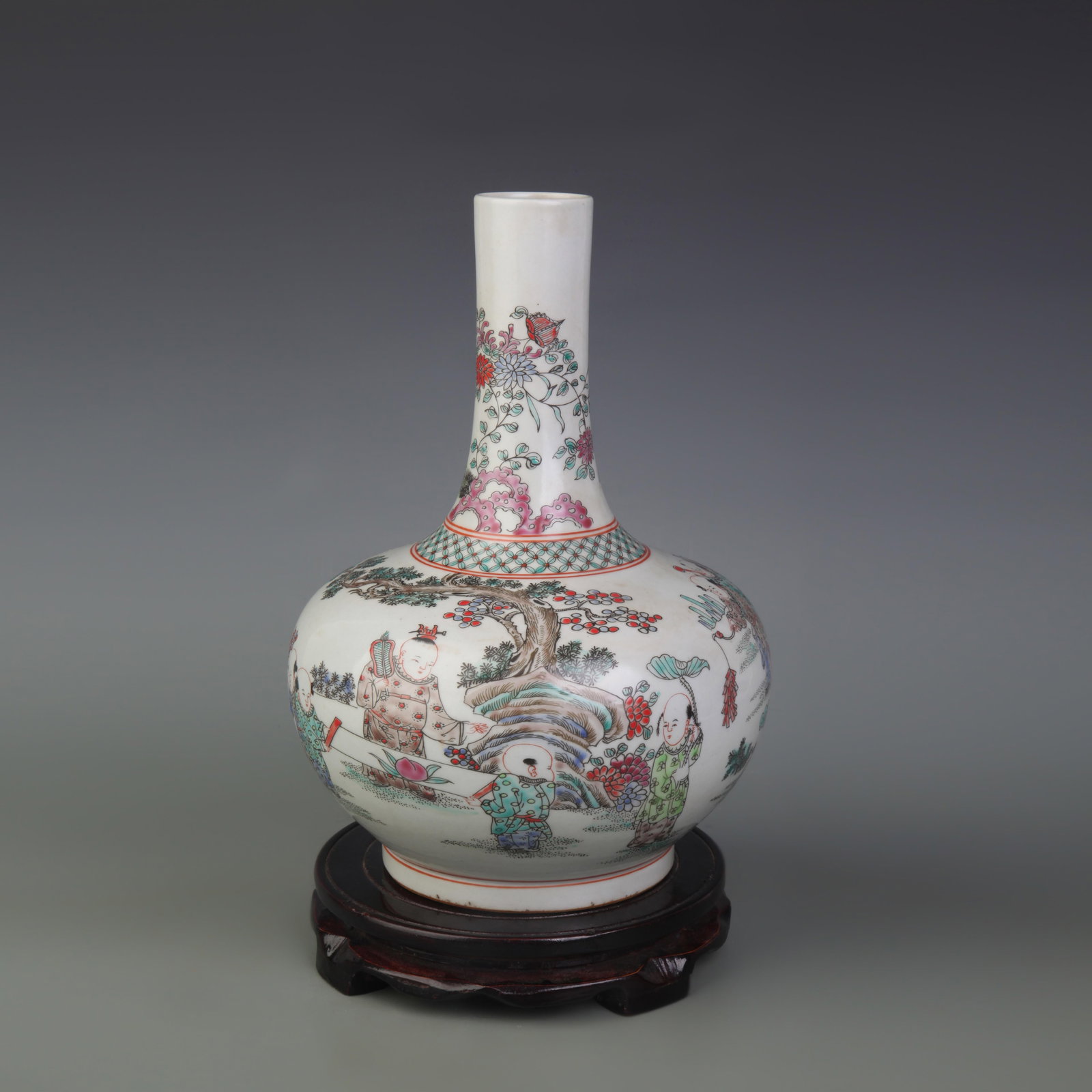 FAMILLE ROSE HUMAN FIGURE GLOBE PORCELAIN VASE: Qing Dynasty Yong Zheng Style; High: 10.6 inch; Wooden base for picture and display only.