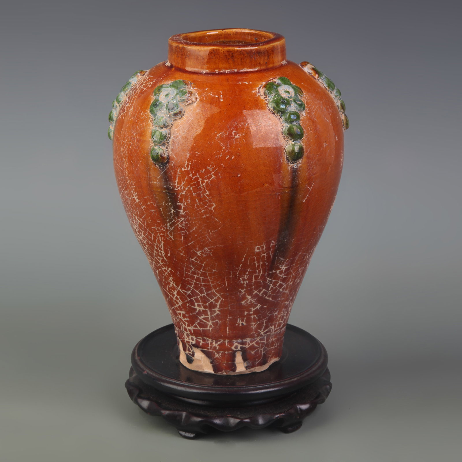 A YELLOW-GLAZED JAR WITH IMPRESSED DECORATION (1 of 5)