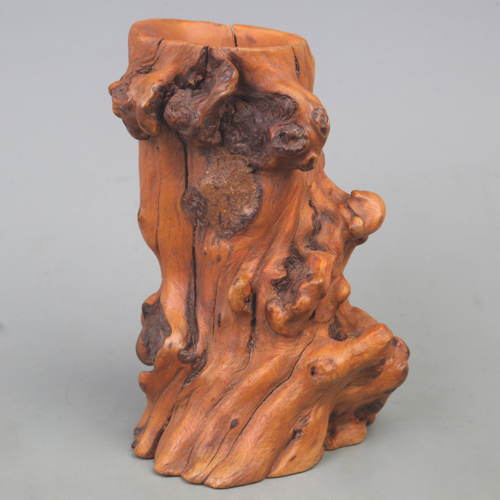 A FINE BOXWOOD ROOT MADE PEN HOLDER (1 of 5)