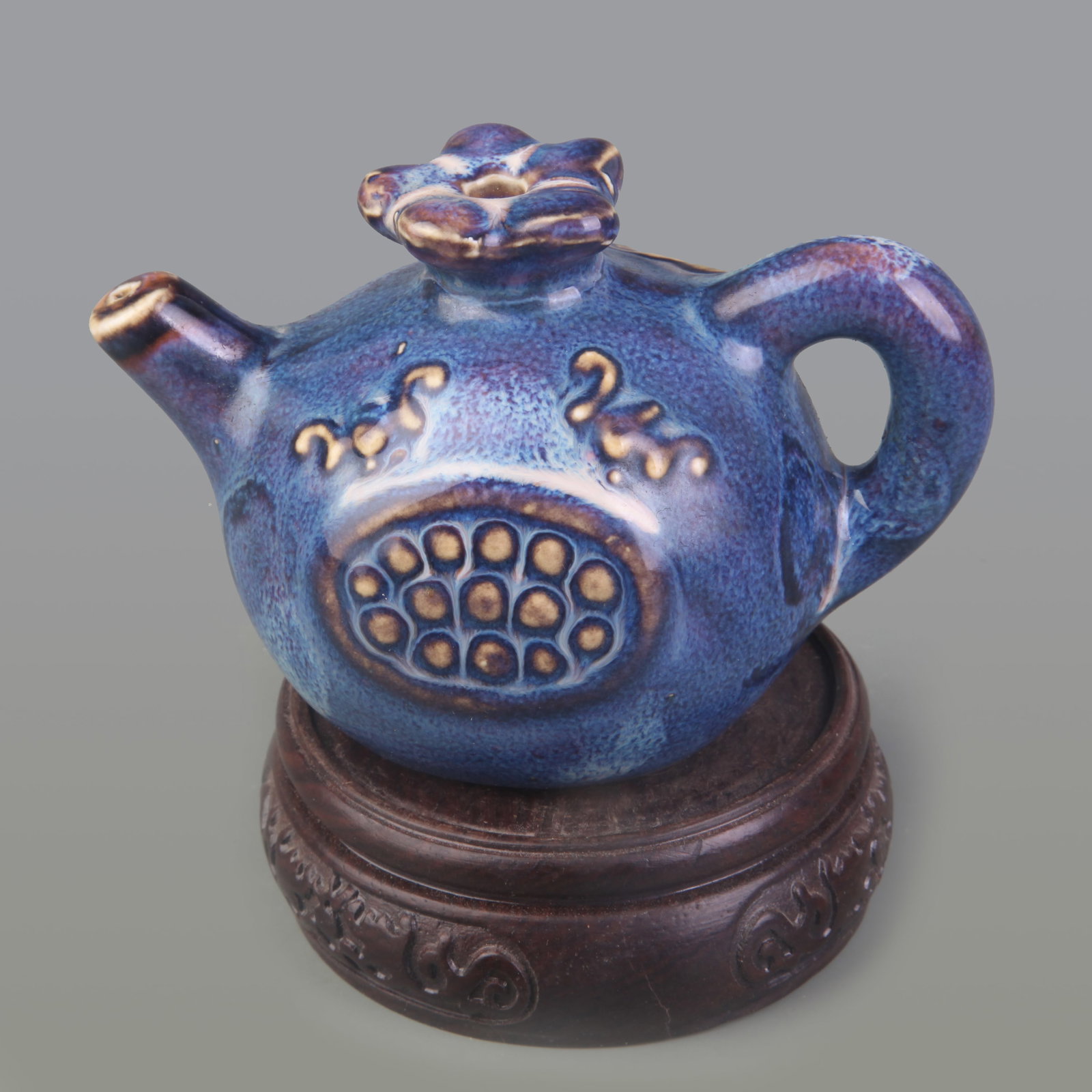 A SCHOLAR’S OBJECT PORCELAIN BRUSH WASHER - 2