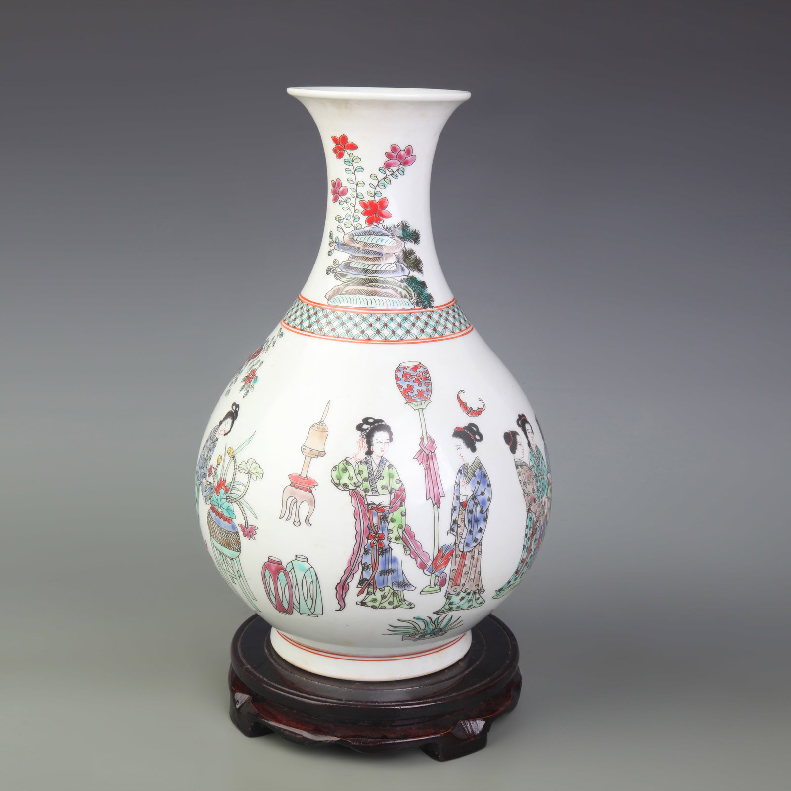 A FAMILLE ROSE YU HU CHUN VASE WITH FIGURAL DECORATION: Qing Dynasty; High: 12.5 inch; Wooden base for picture and display only.