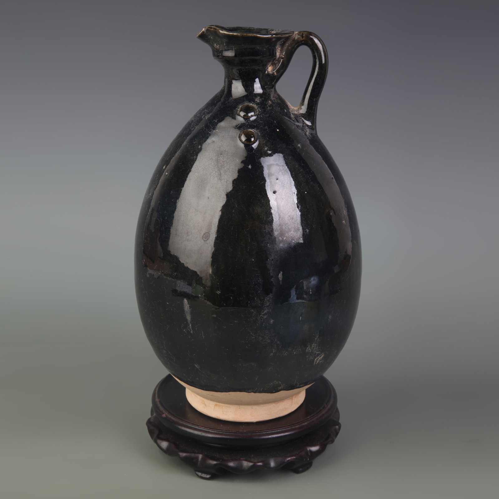 BLACK COLOR GLAZED OLD PORCELAIN EWER: Liao Dynasty Style; Diameter: 3.1 inch; High: 9.2 inch. Wooden base for picture and display only.