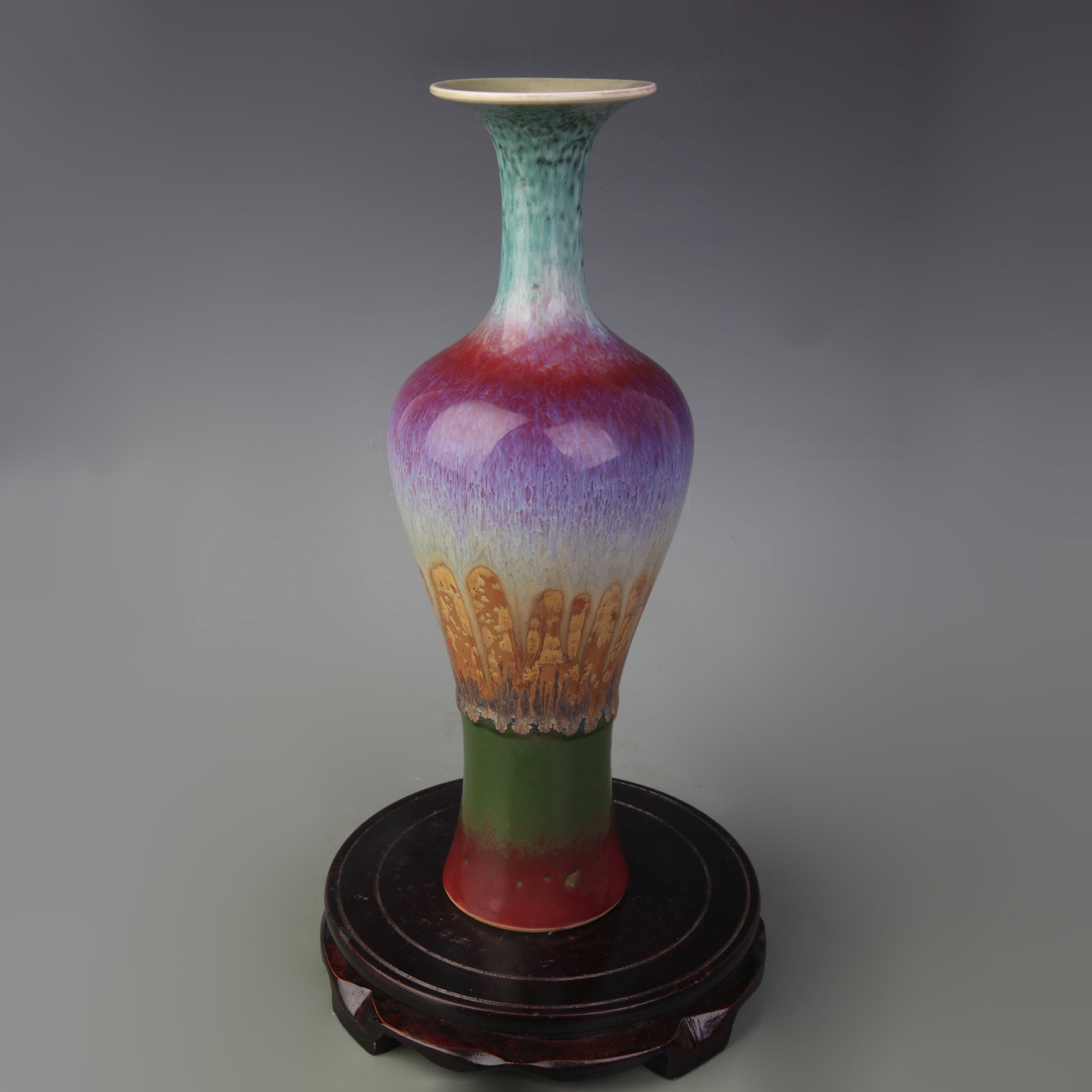 A FINE WUCAI KILN TRANSMUTATION GLAZED FISH TAIL PORCELAIN VASE: Song Dynasty Style; High: 11.8 inch; Wooden base for picture and display only.