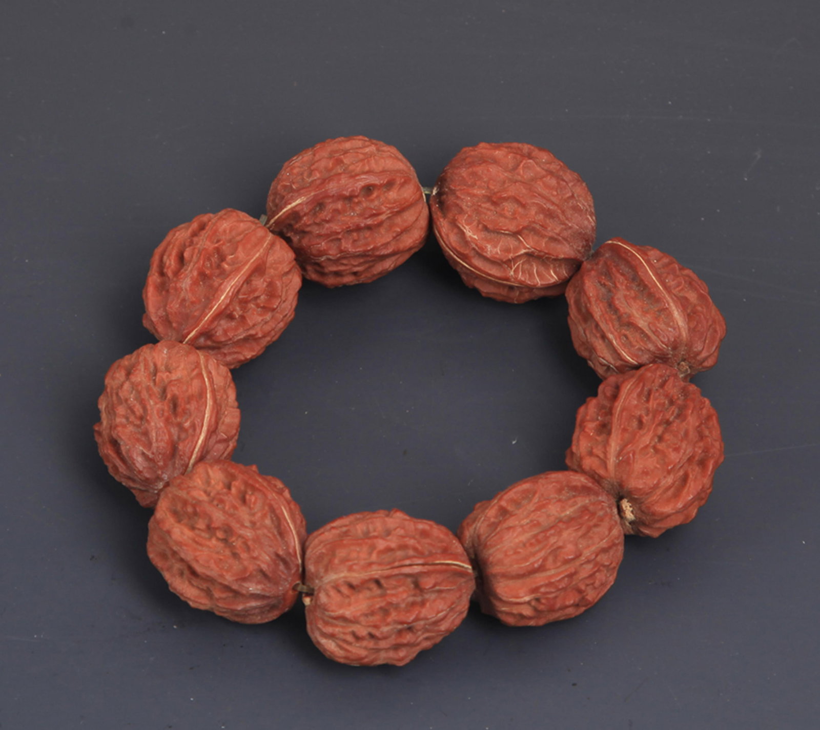 A SMALL CHINESE WALNUT HETAO BRACELETS - 3