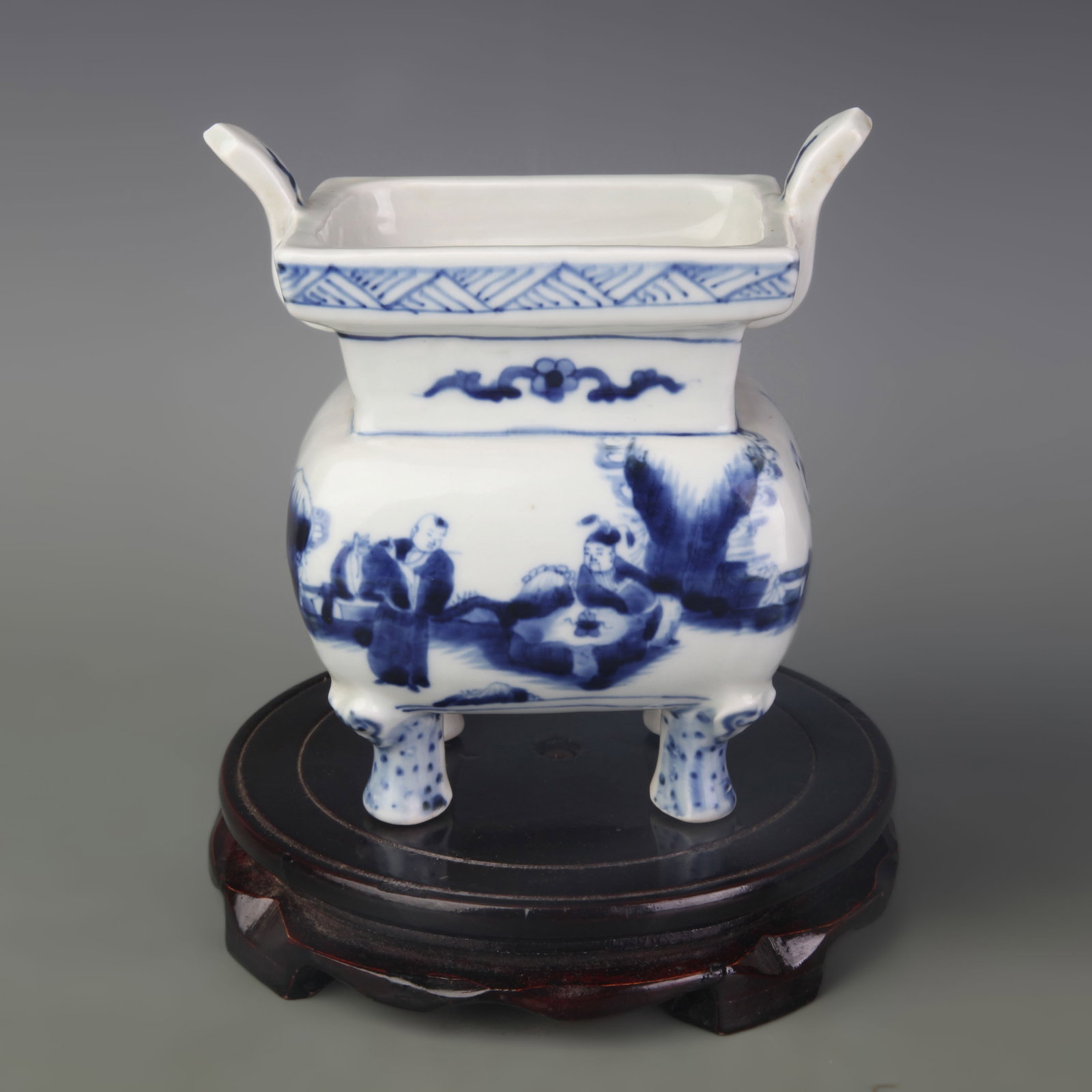 A BLUE AND WHITE SQUARE CENSER WITH FIGURAL DECORATION: Qing Dynasty; Width: 6.1 inch; High: 6.5 inch; Wooden base for picture and display only.
