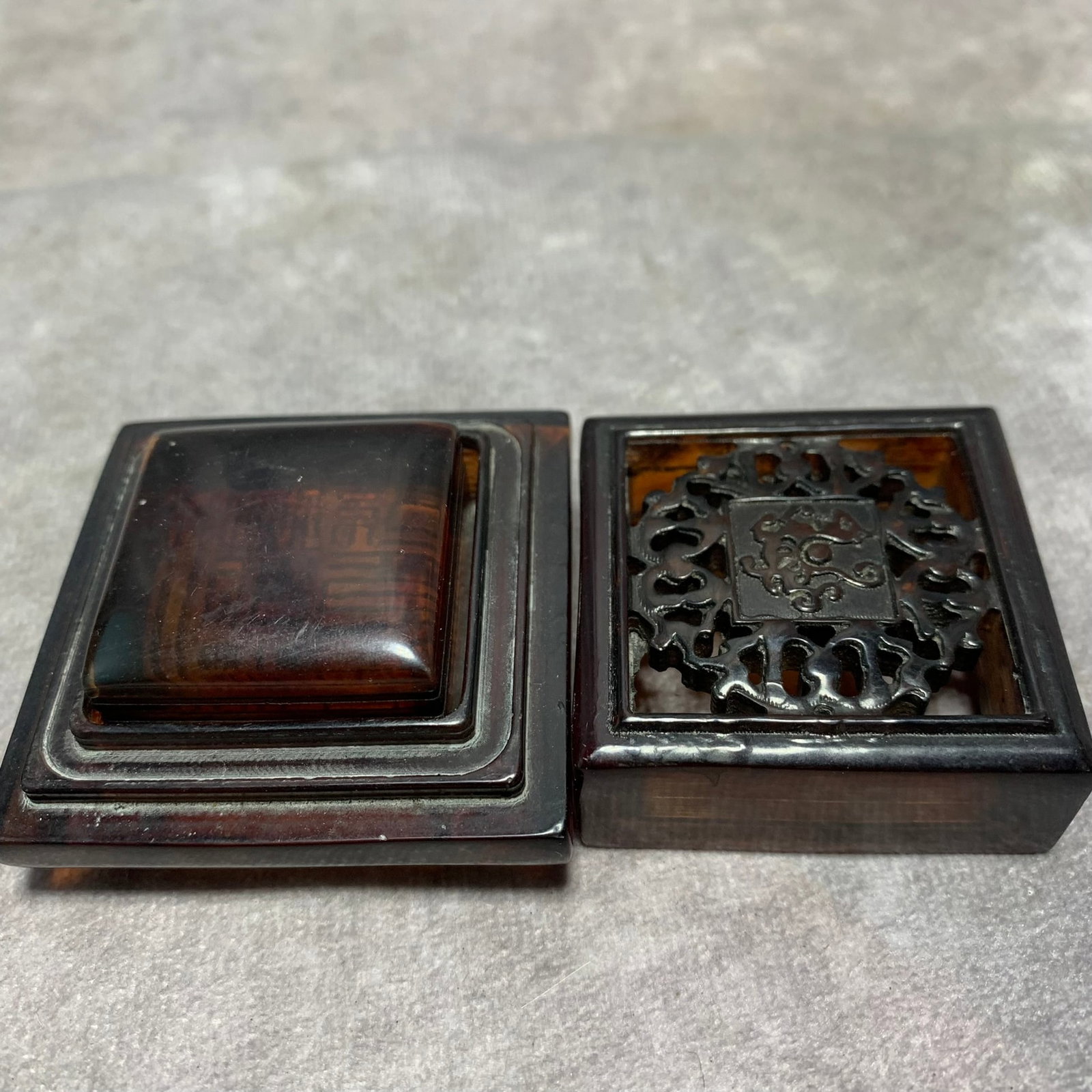 A FINE CELLULOID SEALS WITH BOX (DAMAGED BOX) - 2