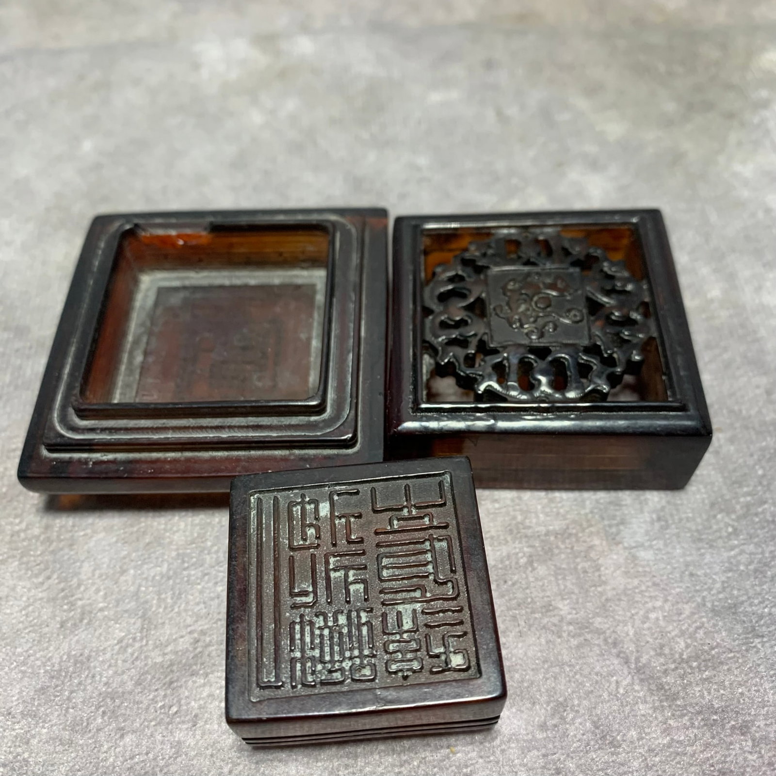 A FINE CELLULOID SEALS WITH BOX (DAMAGED BOX) - 3
