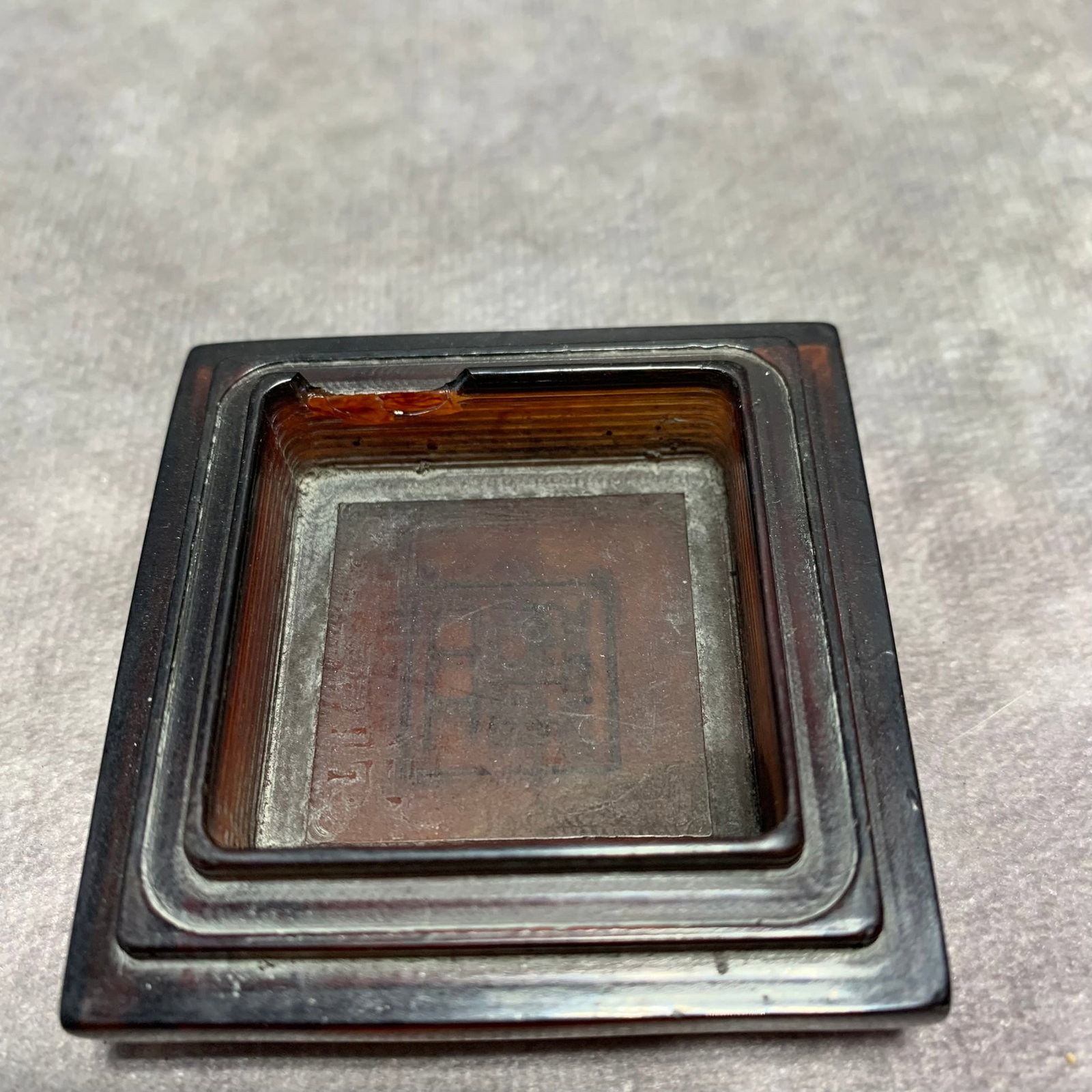 A FINE CELLULOID SEALS WITH BOX (DAMAGED BOX) - 4