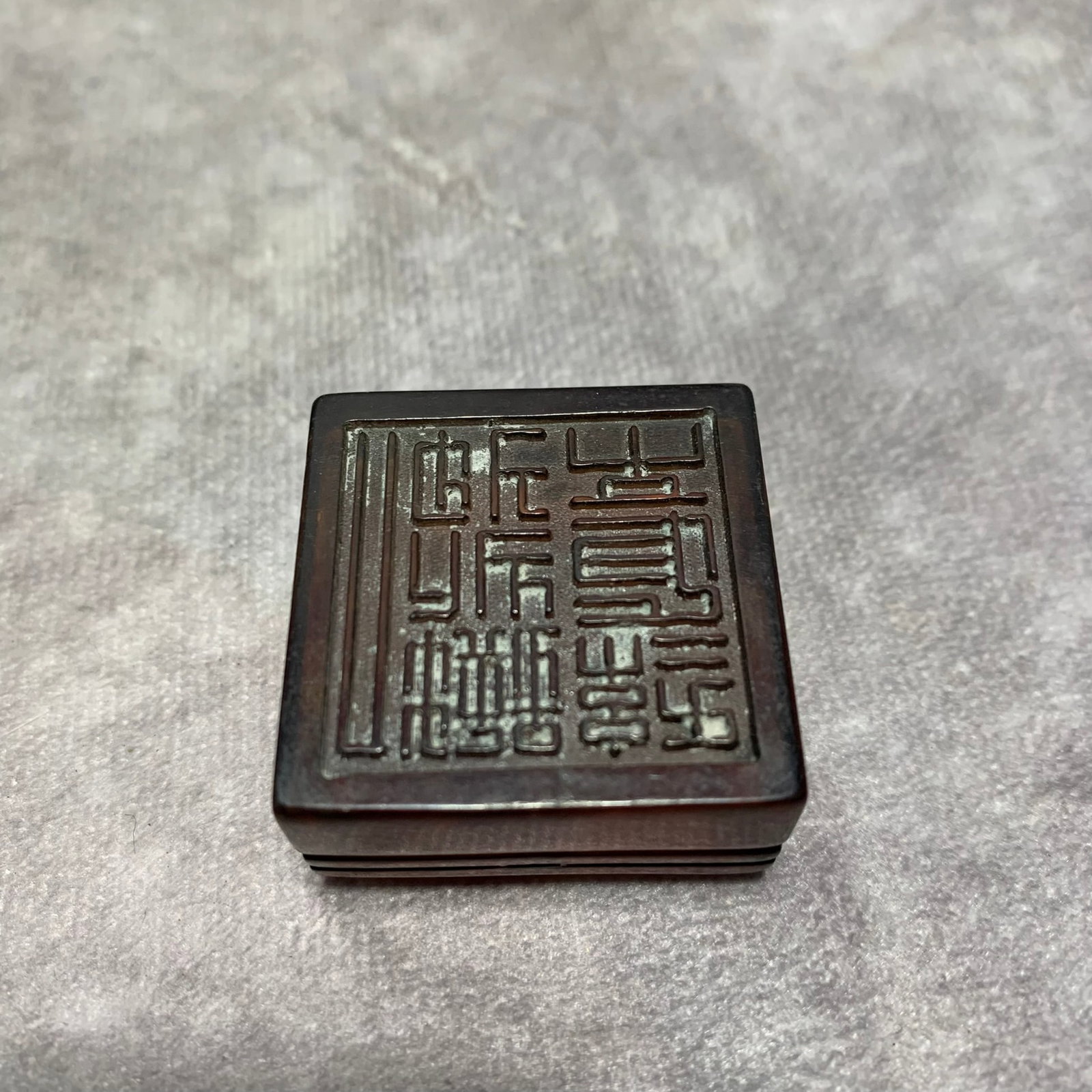 A FINE CELLULOID SEALS WITH BOX (DAMAGED BOX) - 6