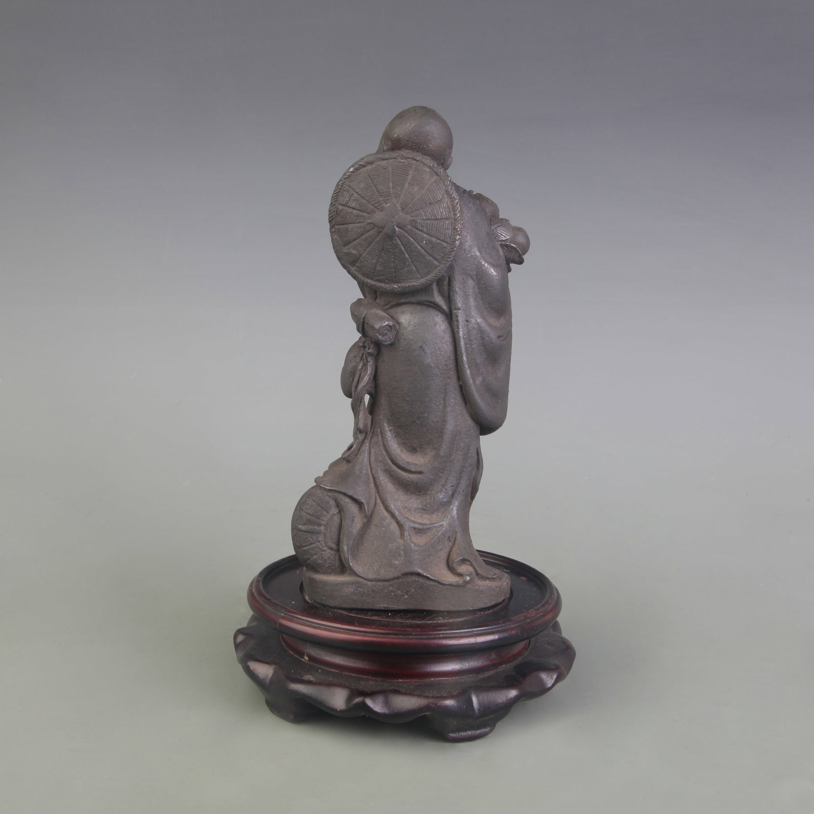 A FINE CAST IRON ARHAT (LUOHAN) STATUE - 4