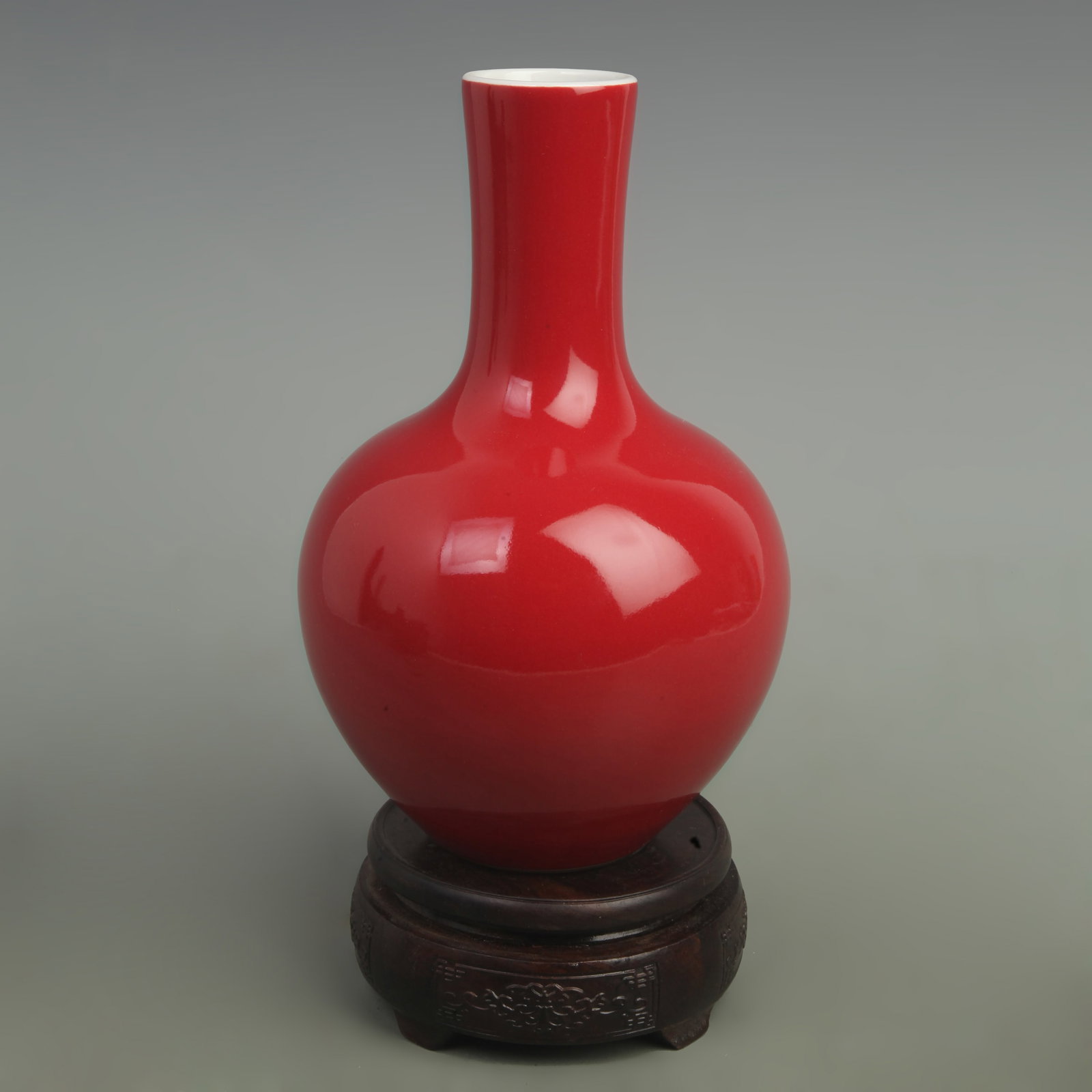 LANG HONG GLAZED CELESTIAL GLOBE PORCELAIN VASE: Qing Dynasty Qian Long Period; High: 8.5 inch; Width: 6 inch. Wooden base for picture and display only.