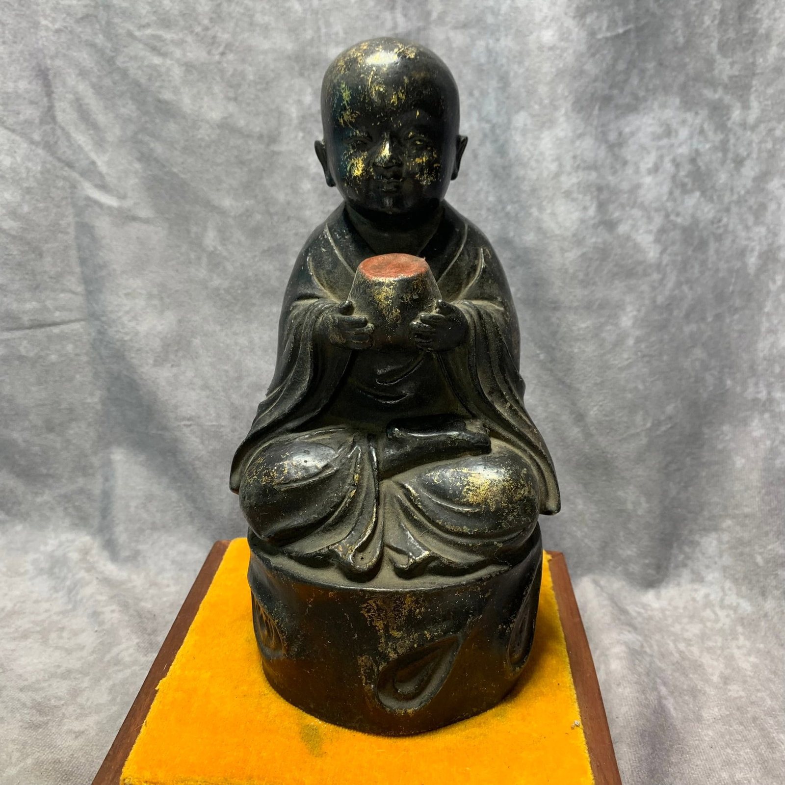 GILT BRONZE "CHILD OFFERING TO BUDDHA" FIGURE STATUE: Ming Dynasty Style; Long: 4.6 inch; Width: 4.3 inch; High: 8.4 inch. Wooden base for picture and display only.