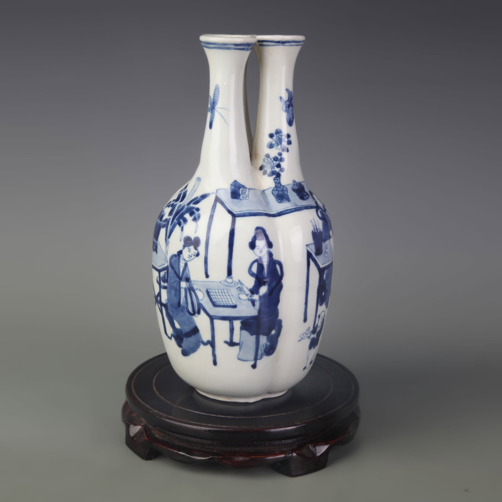 A BLUE AND WHITE THREE-HOLE VASE WITH FIGURAL DECORATION (1 of 5)