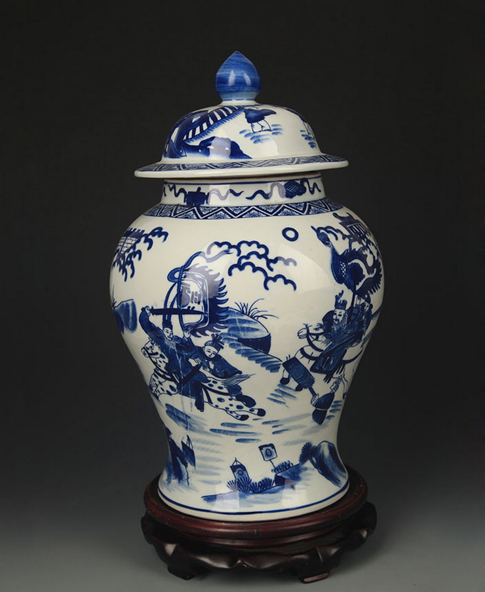 BLUE AND WHITE STORY PAINTED GENERAL TYPE VASE (1 of 6)