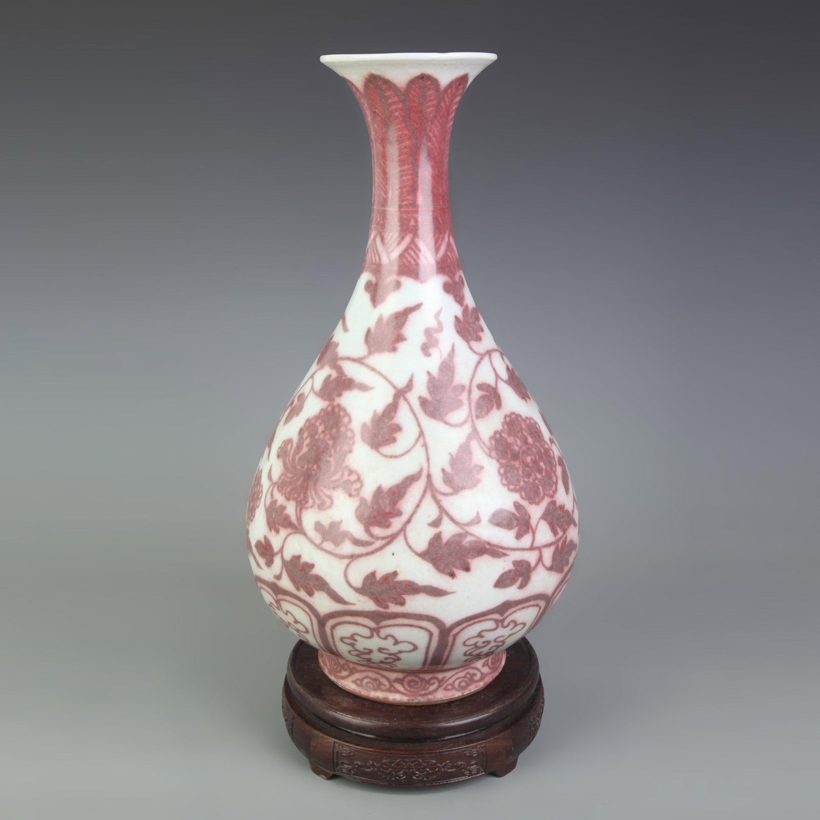 A FINE YOU LI HONG GLAZED FLOWER PATTERN YU HU CHUN STYLE BOTTLE: Ming Dynasty Style, High: 14.5 inch Diameter: 3.4 inch; Wooden base for picture and display only.