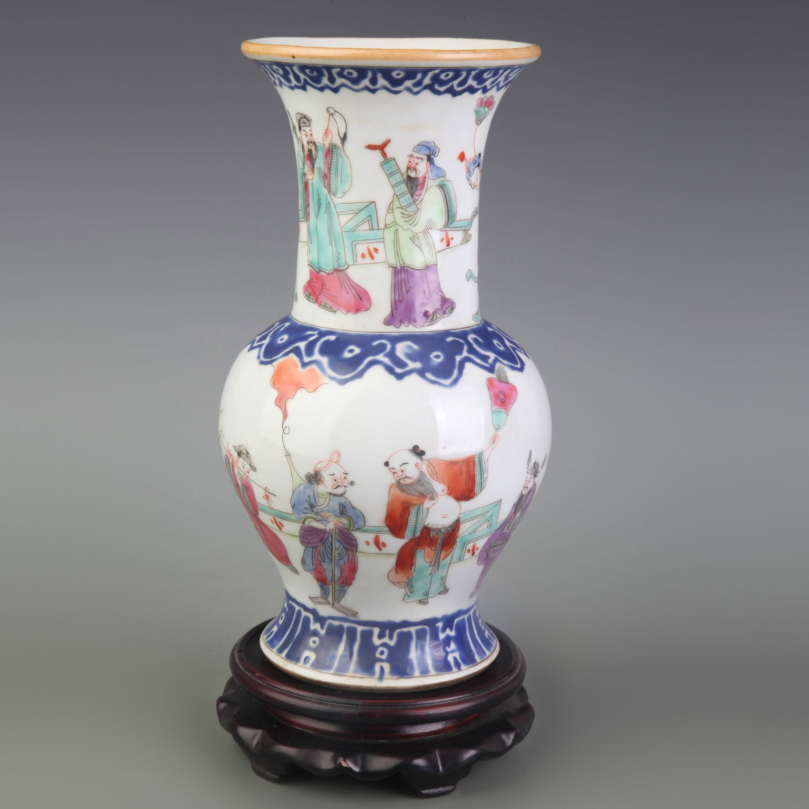 FAMILLE ROSE GLAZED FIGURE PATTERN FLOWER VASE: Qing Dynasty; Diameter: 4.6 inch; High: 9.9 inch. Wooden base for picture and display only.