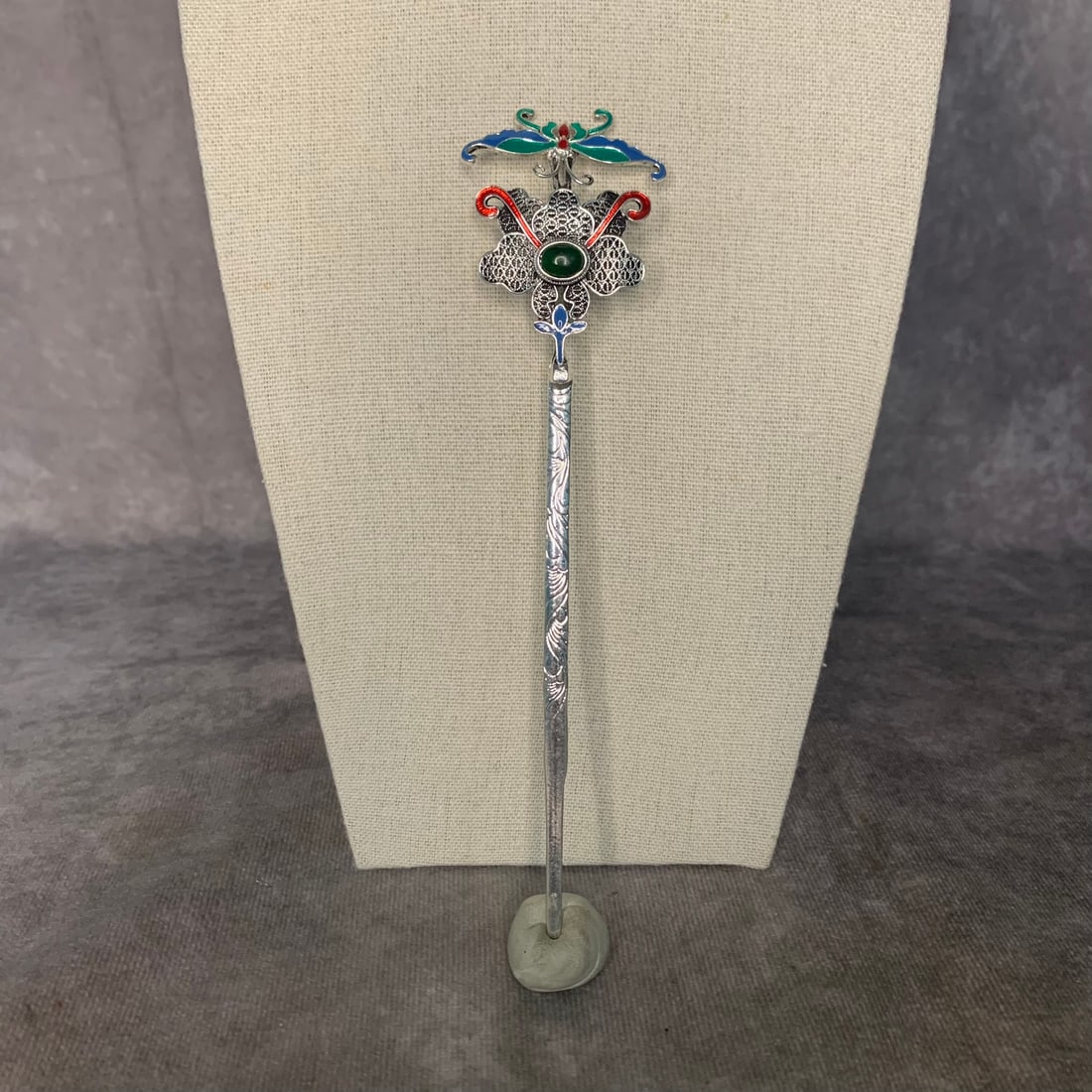 A FINE WHITE BRONZE MADE CHINESE HAIR PIN: Modern; High: 6.4 inch.