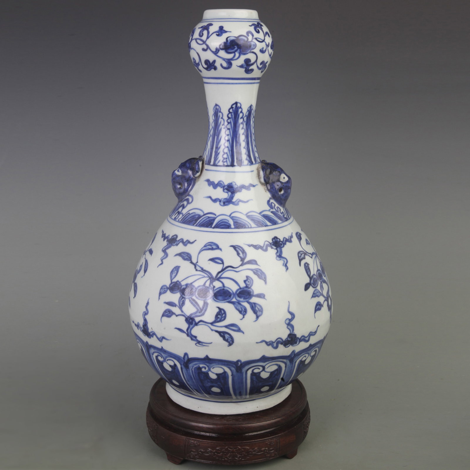 BLUE AND WHITE ANIMAL PATTERN GARLIC HEAD STYLE PORCELAIN VASE: Ming Dynasty Style, High: 15.2 inch; Diameter:7.3 inch. Wooden base for picture and display only.