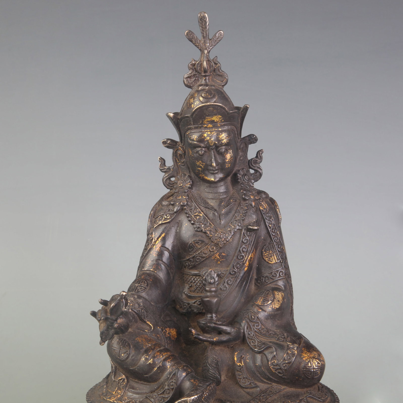 A FINE GTIBETAN BUDDHIST STATUE - 2