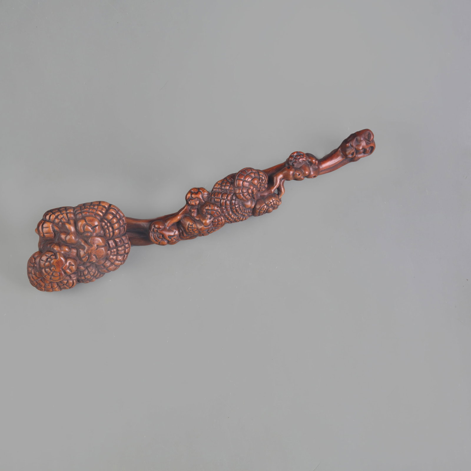A FINE WOOD CARVED WOODEN RUYI SCEPTER (1 of 3)
