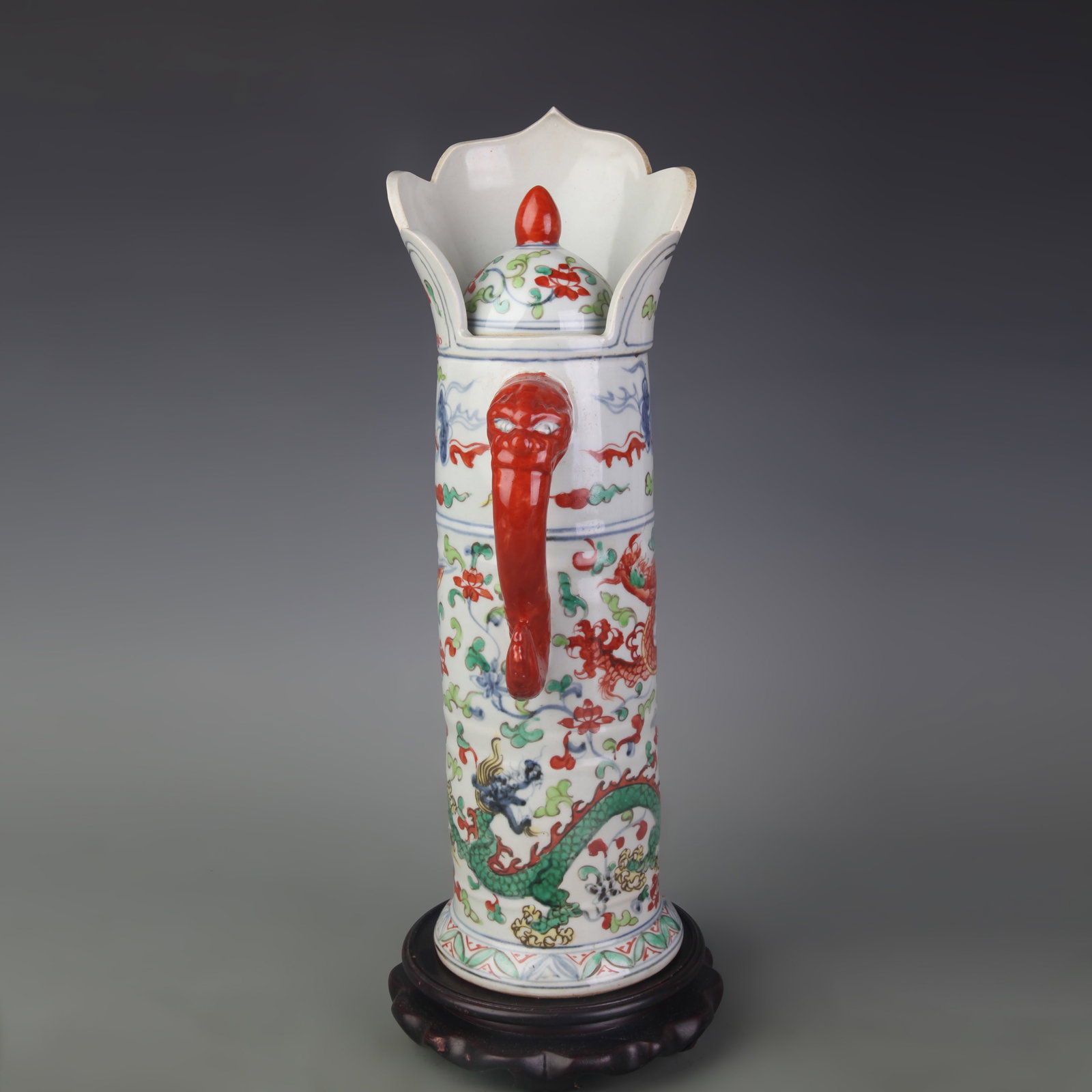 WUCAI GALZED DRAGON-PATTERN PORCELAIN EWER: Ming Dynasty Xuan De Period; Width: 6.5 inch; High:14.0 inch; Wooden base for picture and display only.