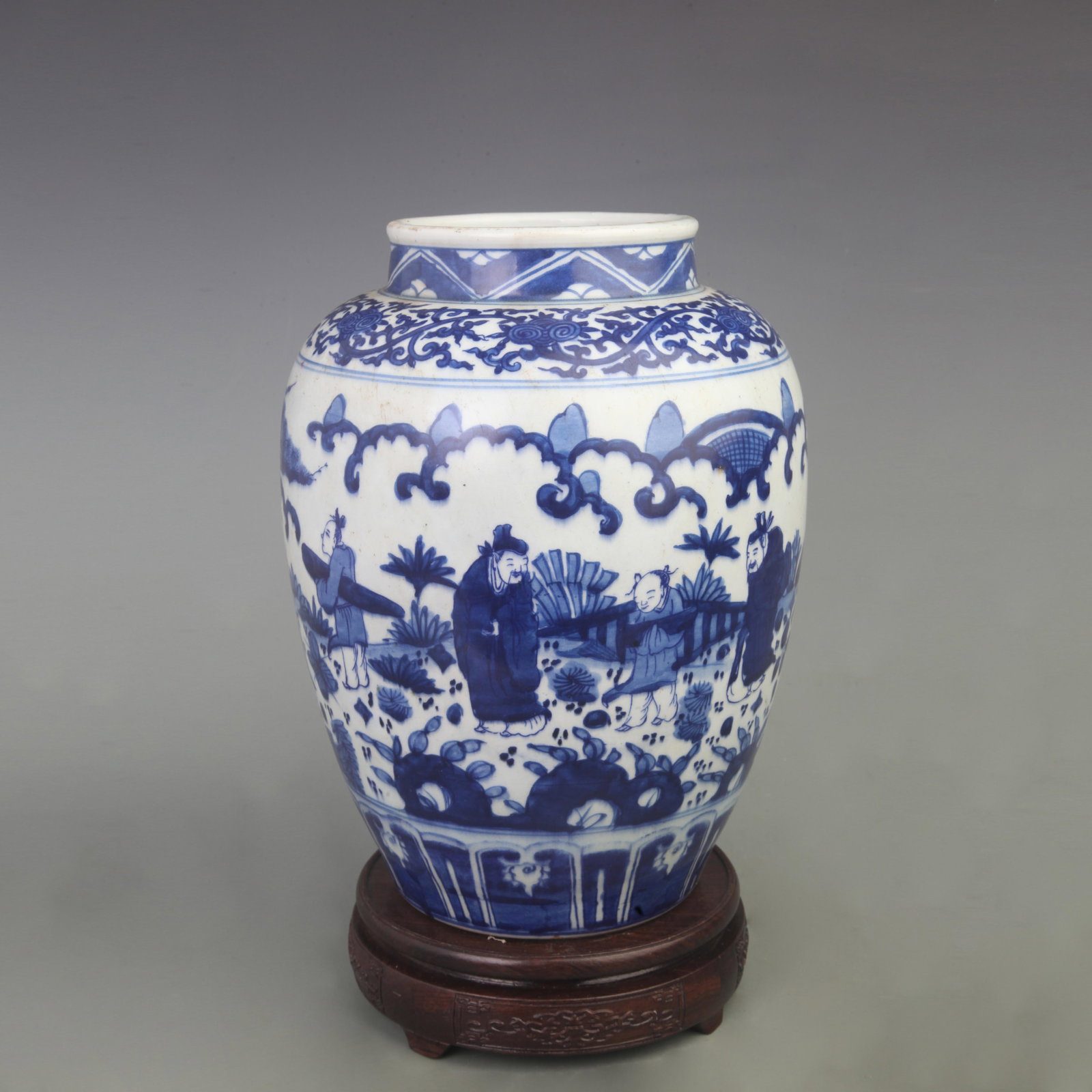 BLUE AND WHITE CHARACTER PATTERN PORCELAIN JAR: Ming Dynasty Style Xuan De Period, Diameter: 8.3 inch; , High: 11.0 inch. Wooden base for picture and display only.