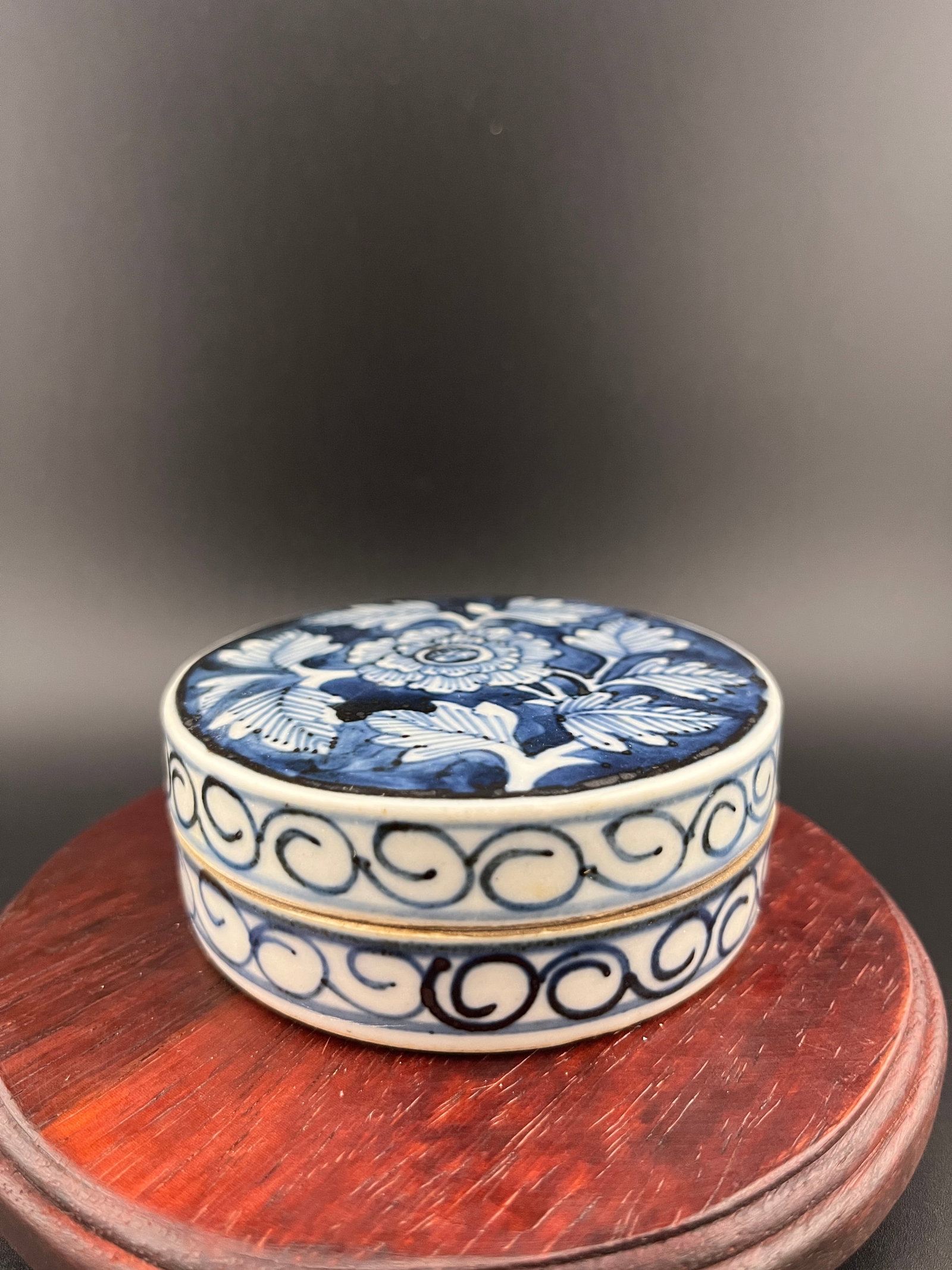 CHINESE BLUE AND WHITE PORCELAIN SCHOLAR'S INK BOX (1 of 9)