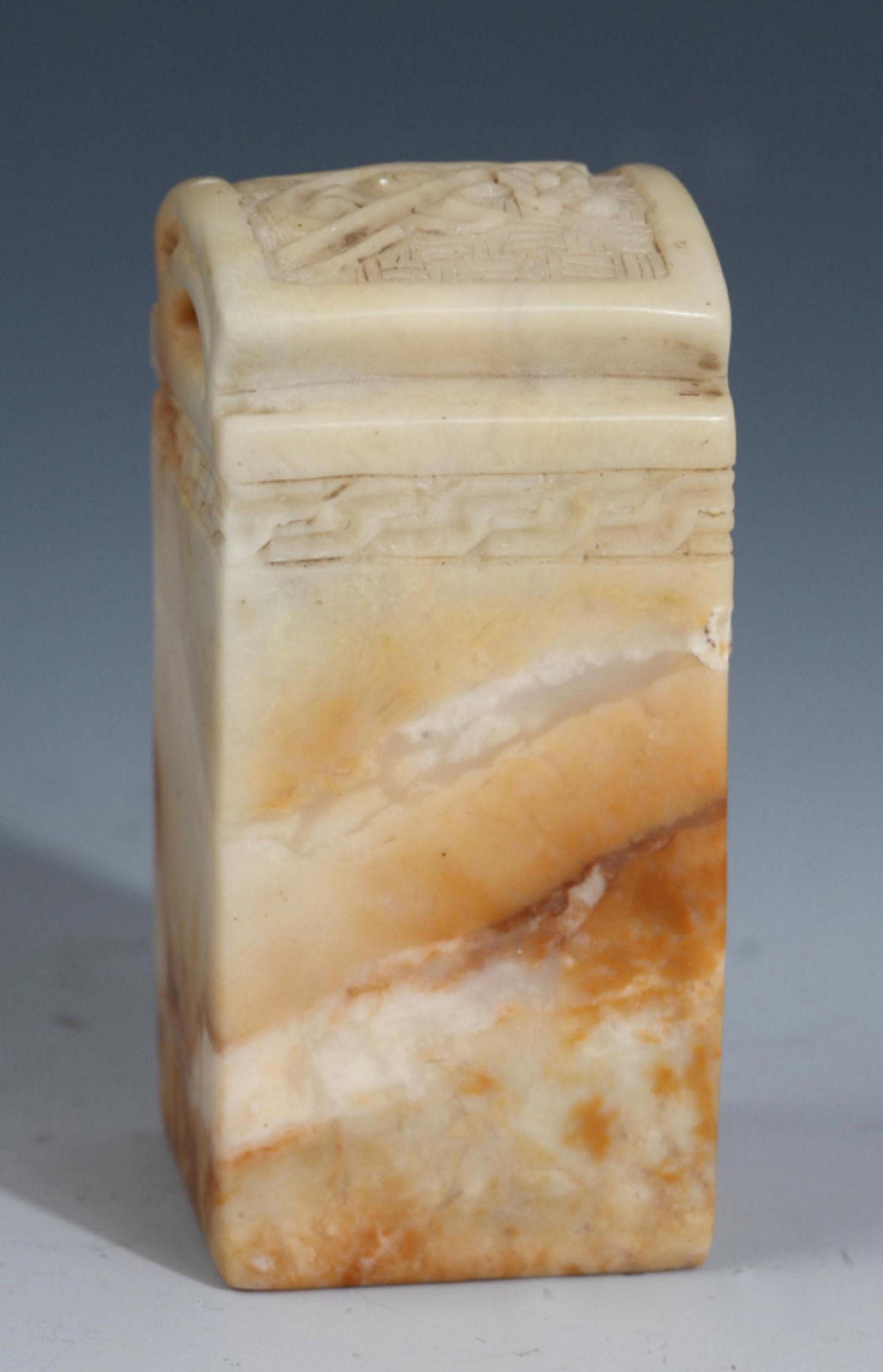 A FINE CARVED SHOUSHAN STONE SEAL: 20th Century; High: 2.5 inch; Width: 1.1 inch