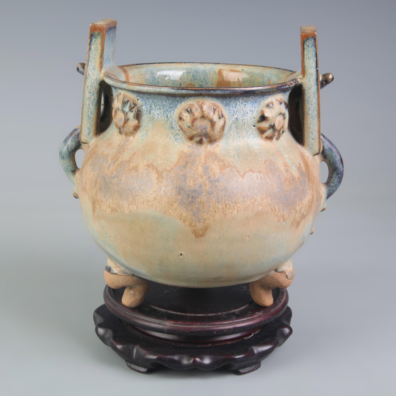 A FINE DOUBLE EAR OLD PORCELAIN CENSER: Ming Dynasty Style, High: 6.7;Diameter:7.1 inch. Wooden base for picture and display only.