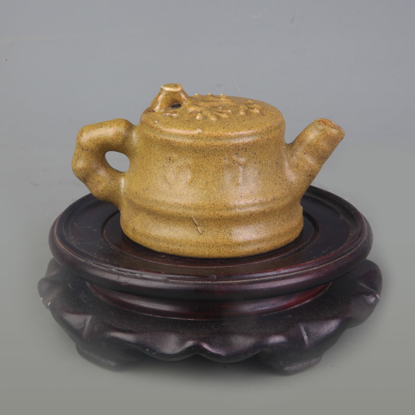 A SCHOLAR’S OBJECT PORCELAIN BRUSH WASHER - 4