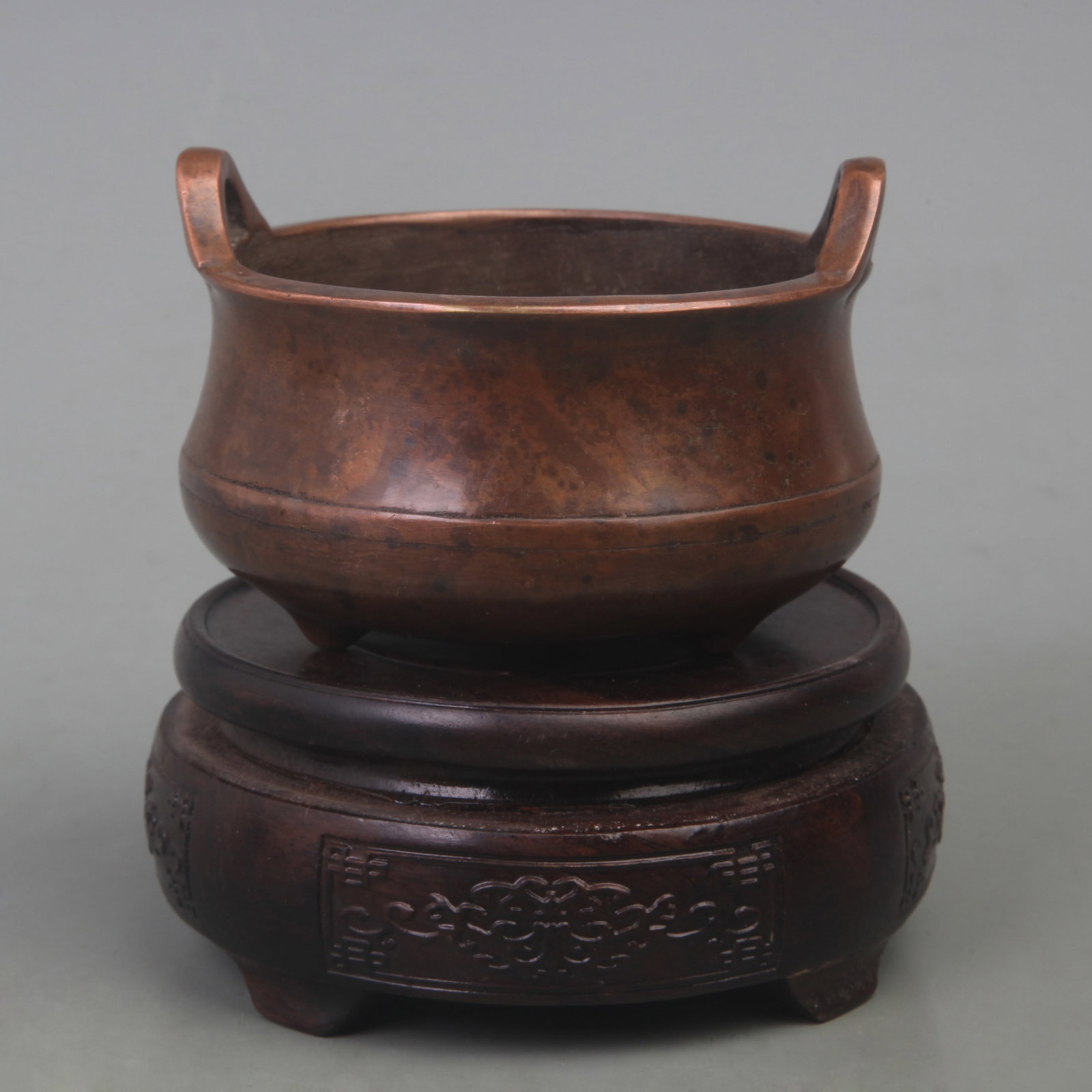A FINE BRONZE CENSER WITH BRIDGE EARS STYLE: Qing Dynasty; Diameter: 4.0 inch; High: 2.3 inch. Wooden base for picture and display only.