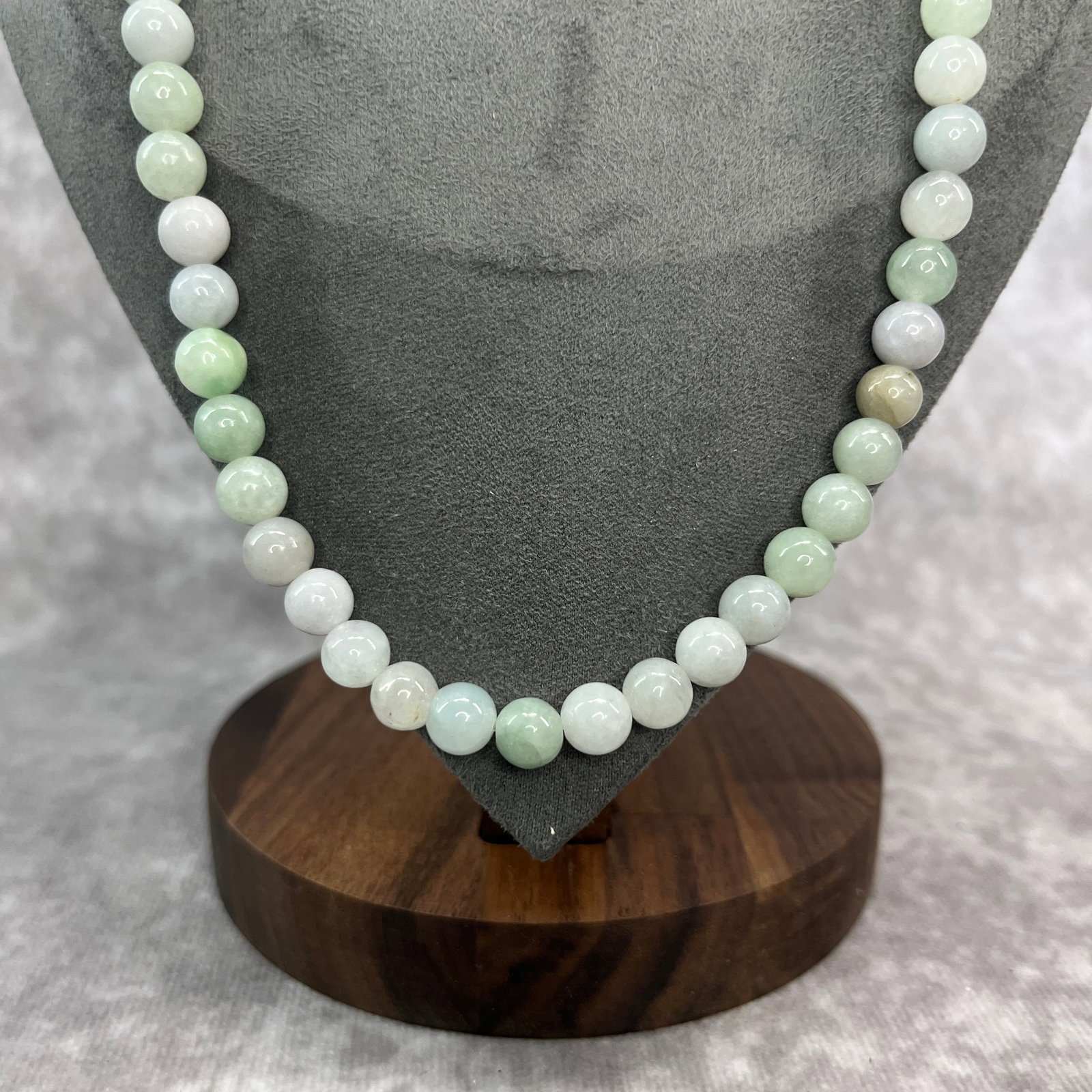 A FINE JADEITE MADE NECKLACE - 2