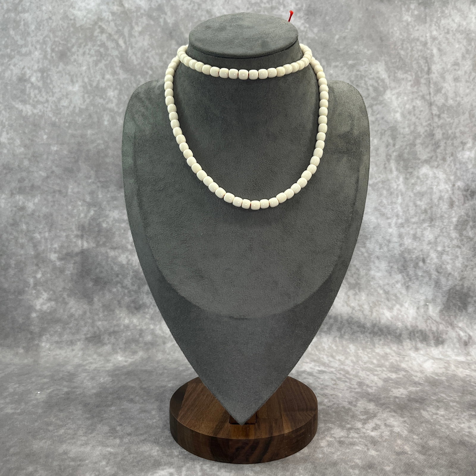 A FINE OX BONE MADE NECKLACE - 4