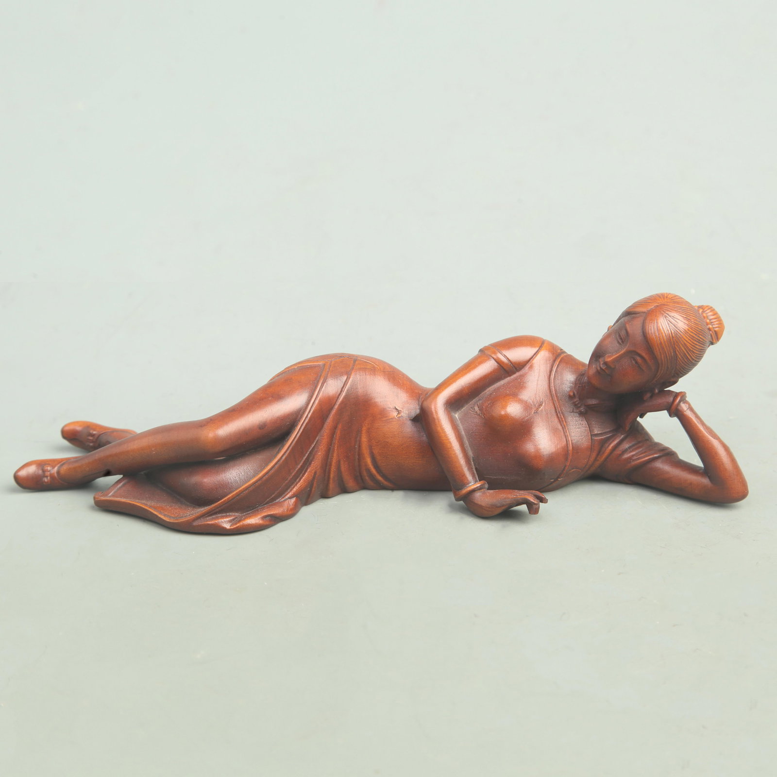 A FINE BOXWOOD FEMALE FIGURE: Modern, High: 6.9 inch; Width: 1.3 inch. Wooden base for picture and display only.
