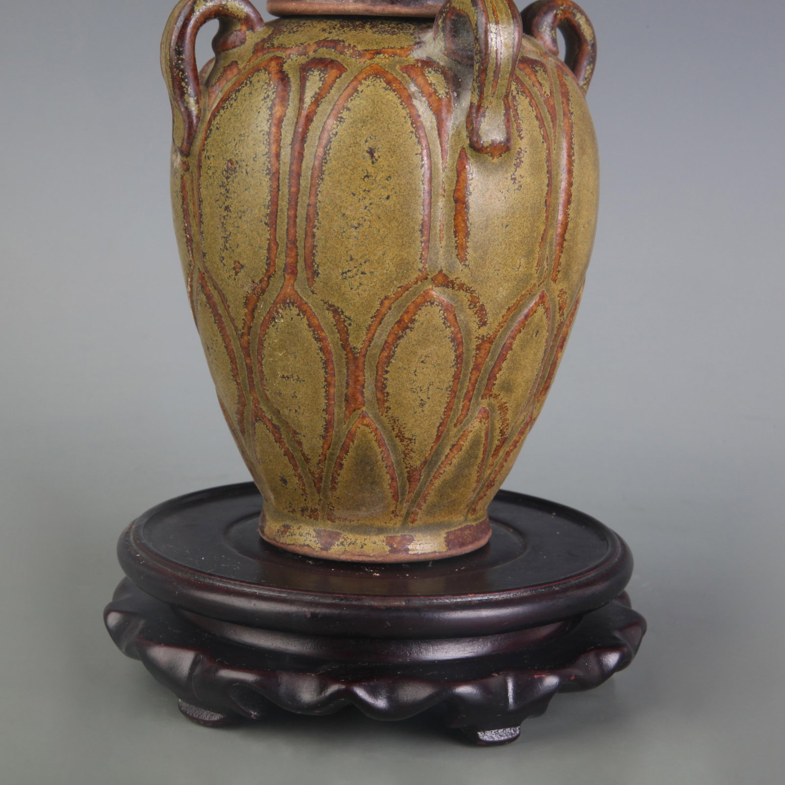 AN EEL-YELLOW GLAZED JAR WITH FOUR LOOP HANDLES - 3