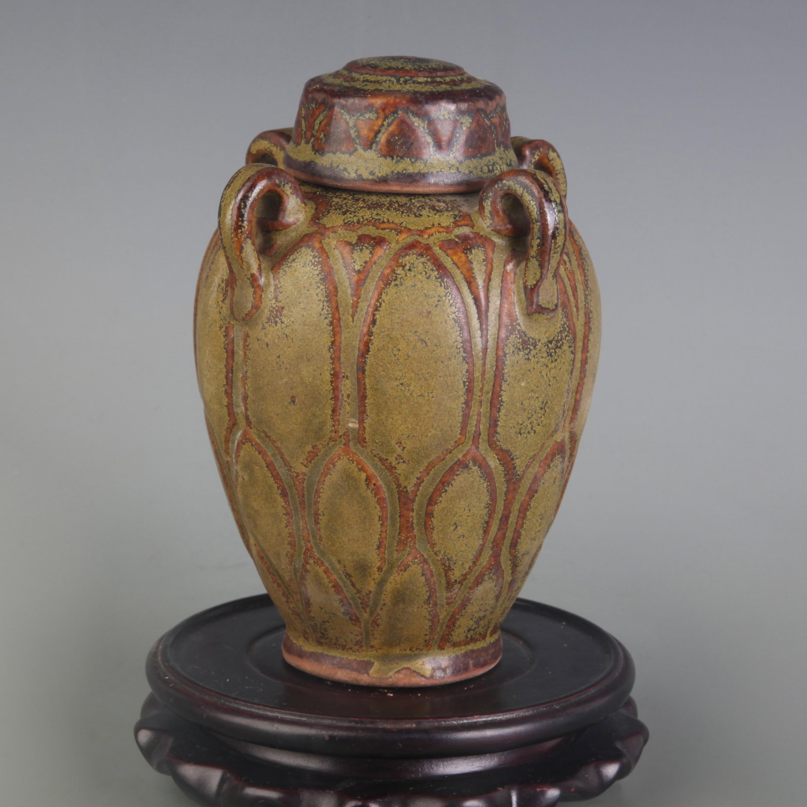 AN EEL-YELLOW GLAZED JAR WITH FOUR LOOP HANDLES - 4