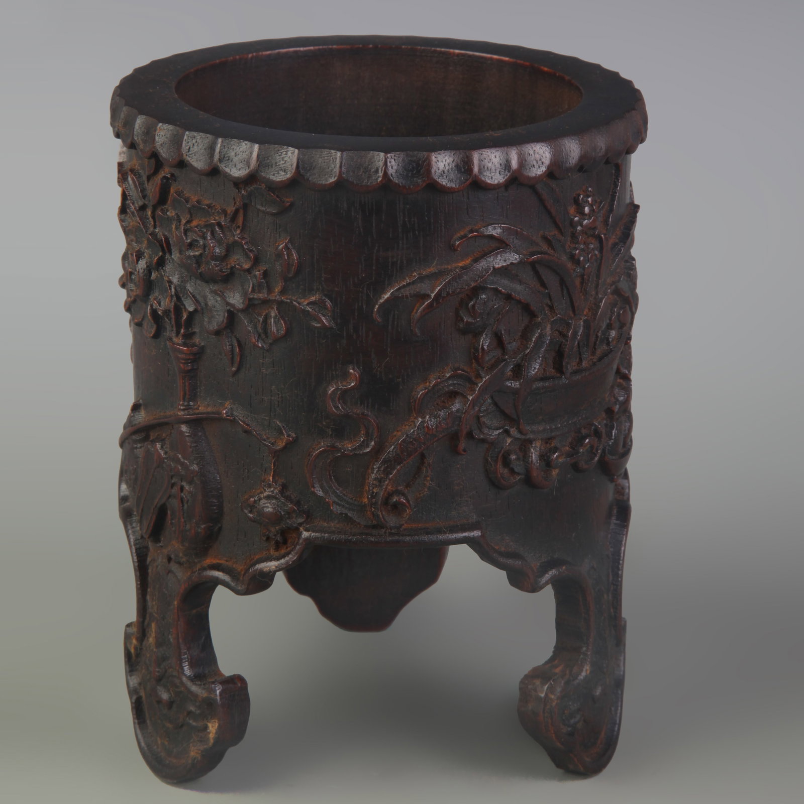 A FINELY CARVED ZITAN WOOD TRIPOD BRUSH POT (1 of 5)