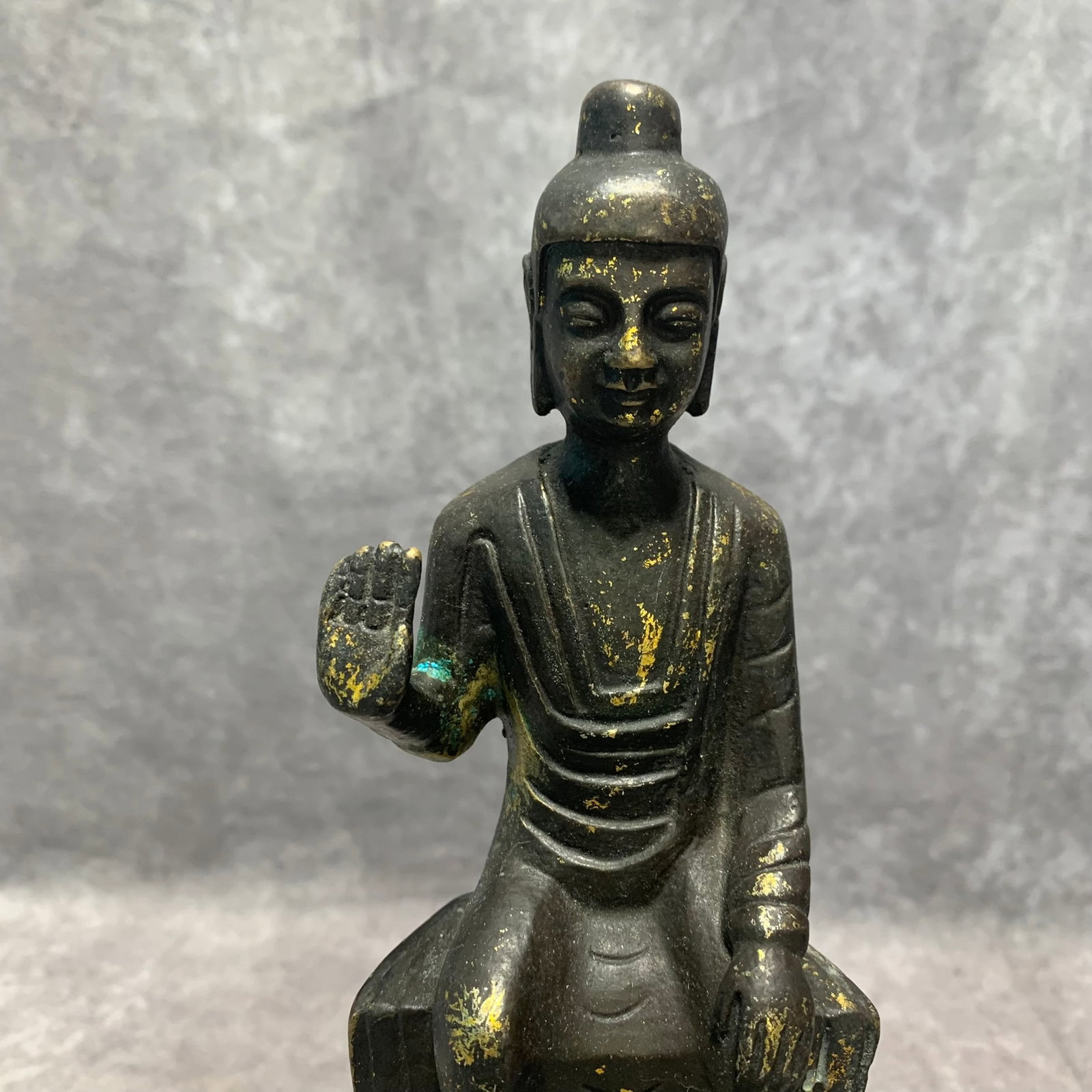 BRONZE SHAKYAMUNI BUDDHA STATUE - 2