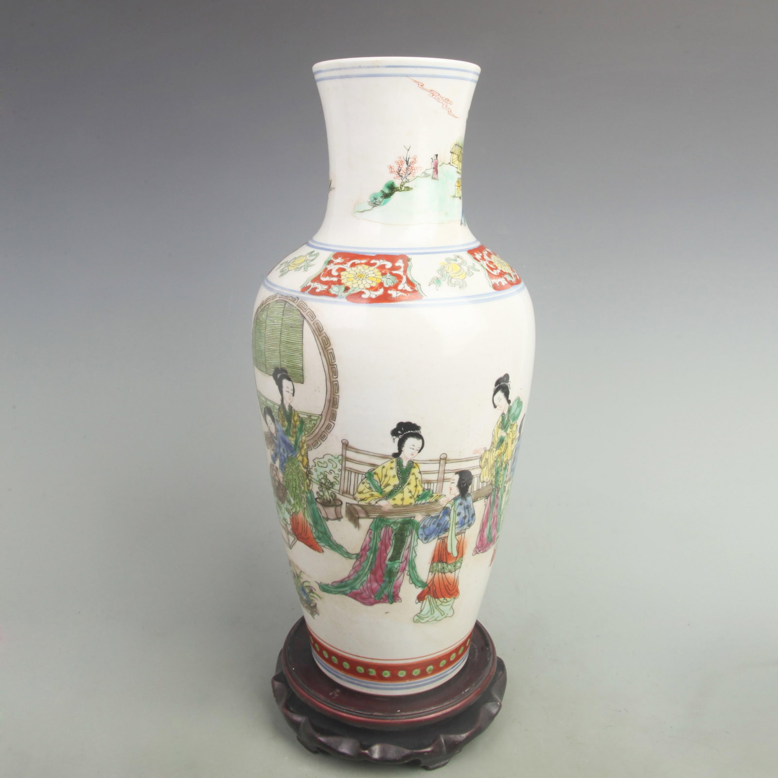 A FINE FEMALE PLAYING PATTERN PORCELAIN GUAN YIN VASE: Qing Dynasty, High: 17 inch; Width: 7.3 inch. Wooden base for picture and display only.
