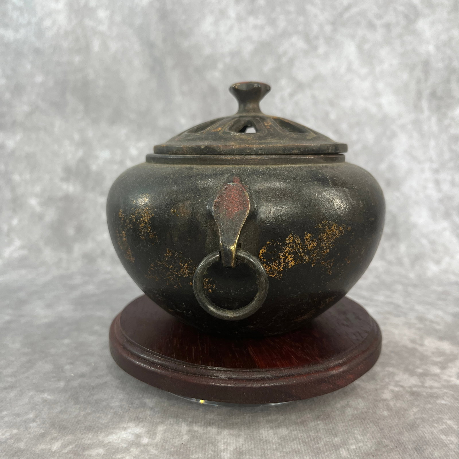 A FINE DOUBLE EAR ROUND INCENSE BURNER - 6