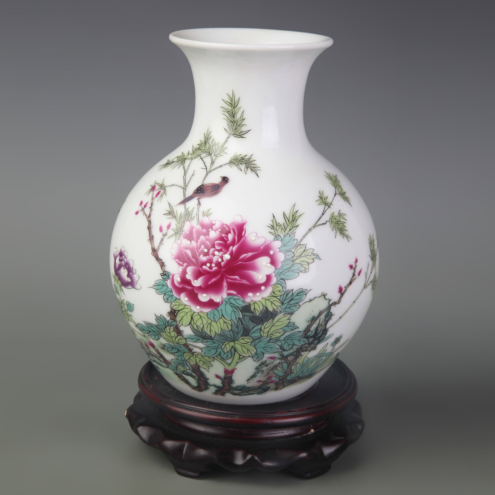 FAMILLE ROSE BIRD-PATTERNED ZUN STYLE PORCELAIN VASE: Qing Dynasty;Diameter: 3.3 inch; High: 7.2 inch; Wooden base for picture and display only.