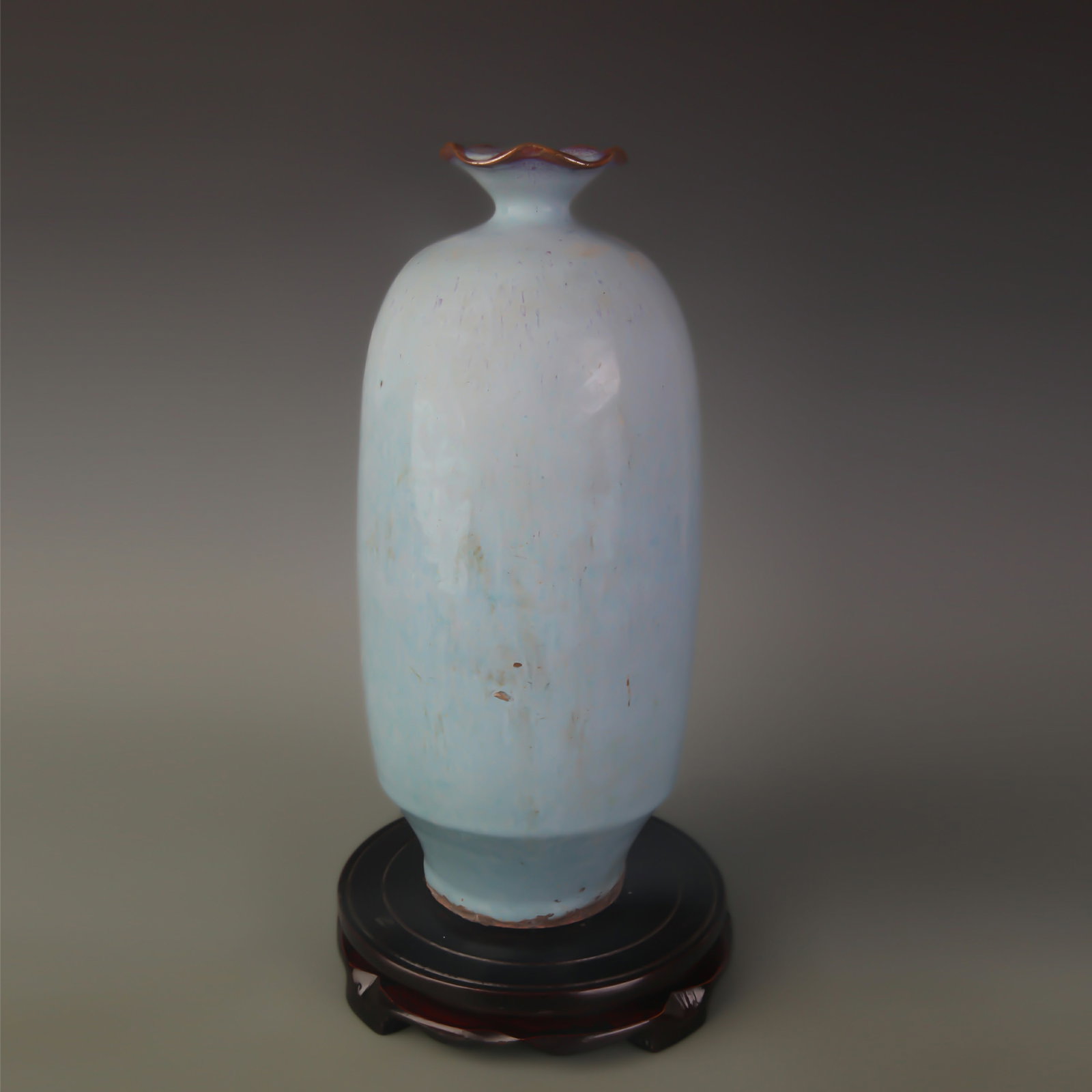 A JUN WARE FOLIATE-RIM VASE (1 of 5)