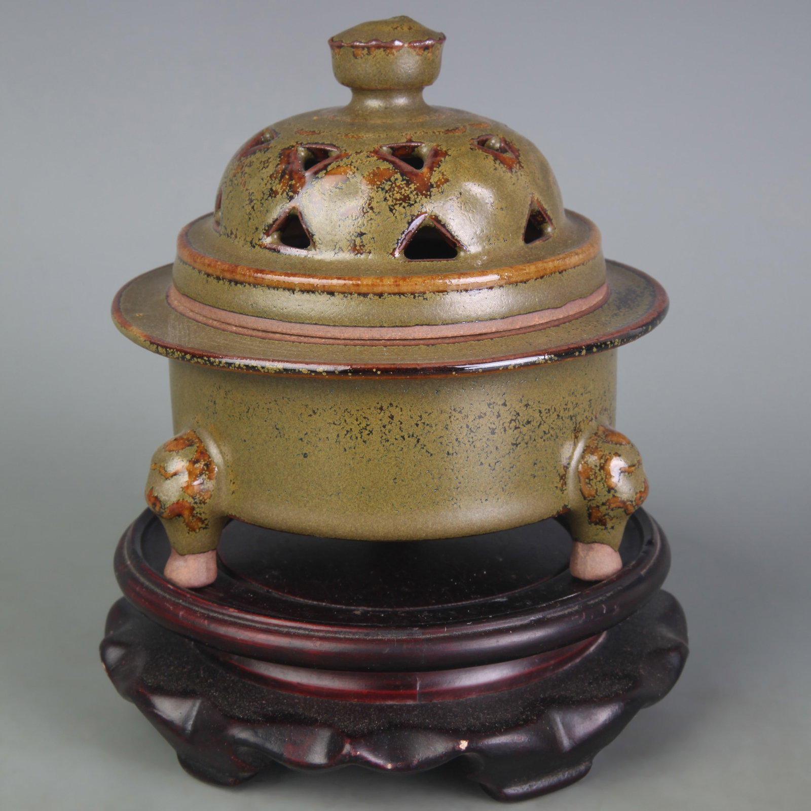 YELLOW GLAZED THREE-FOOTED PORCELAIN INCENSE BURNER (1 of 7)