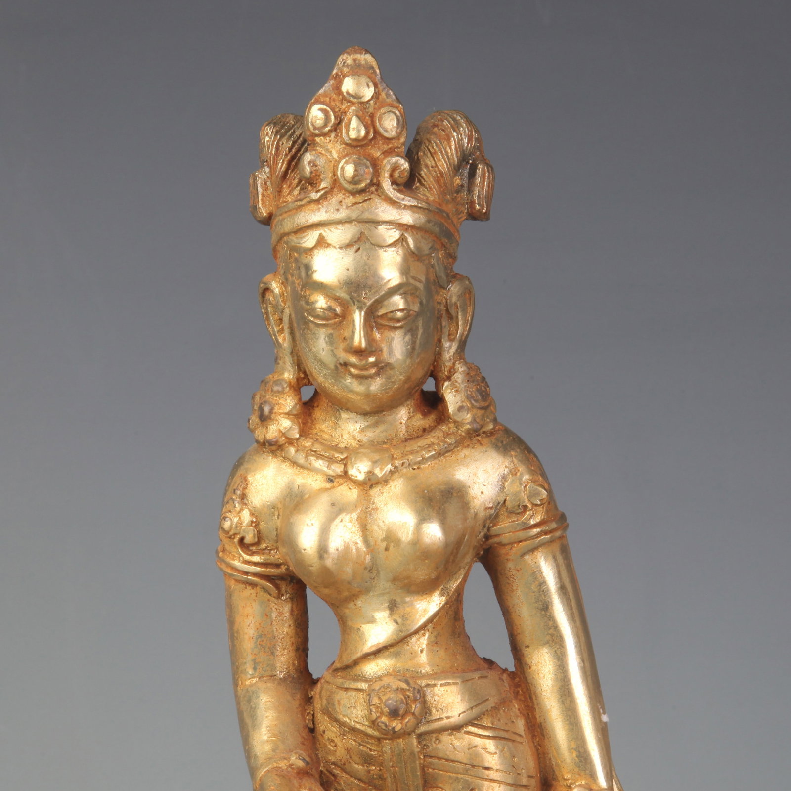 A RARE BRONZE GILT BUDDHA STATUE - 2